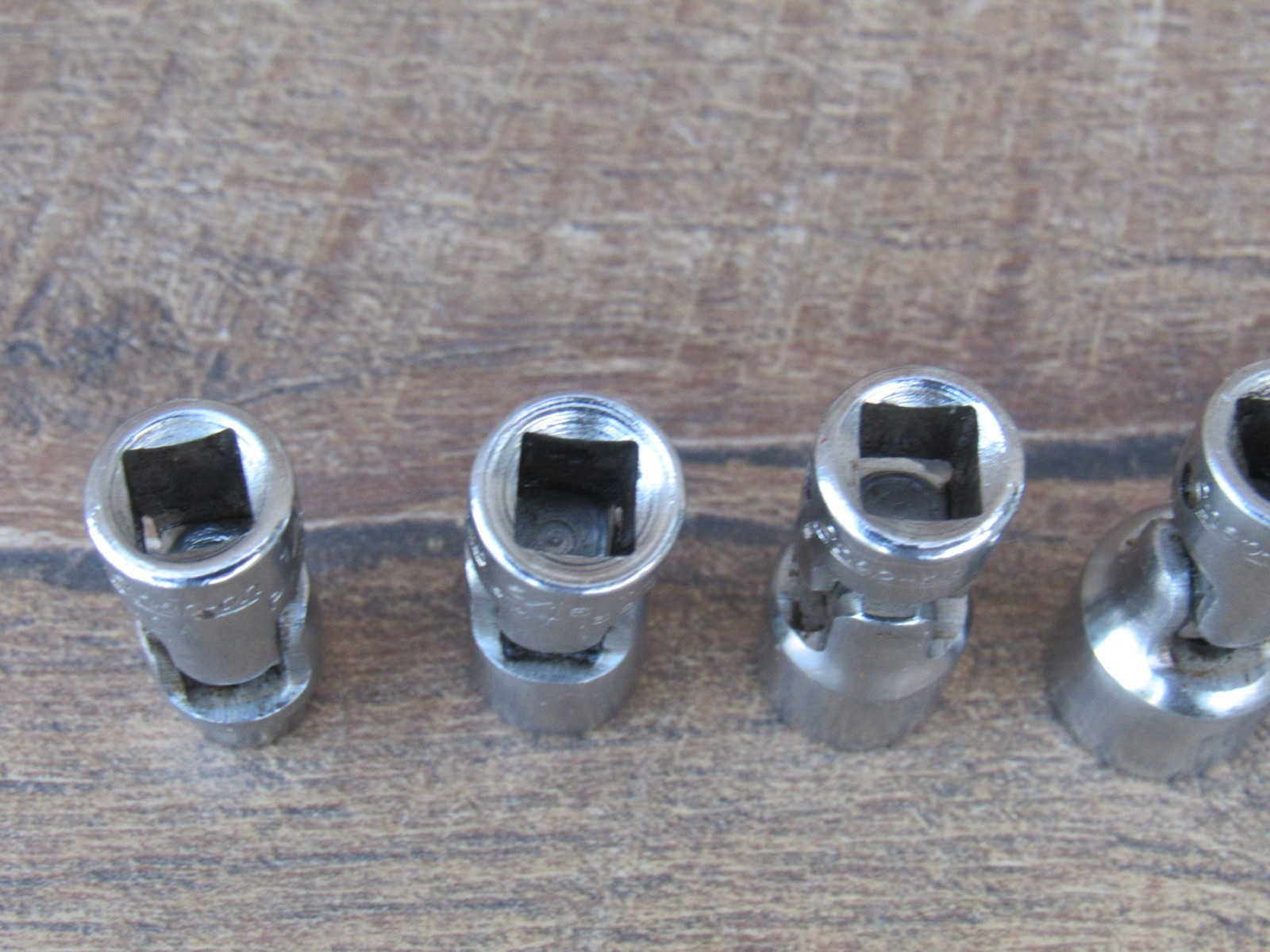 SNAP ON 106TMUS 1/4″ DRIVE 6 PT 6 PC SAE UNIVERSAL SWIVEL SOCKET SET UNDERLINE