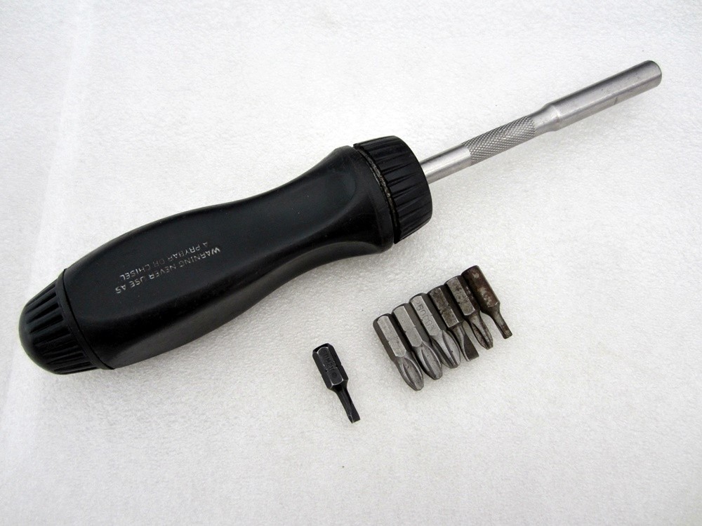 Snap-on Ratcheting Screwdriver & Bits SSDMR4A Black USA