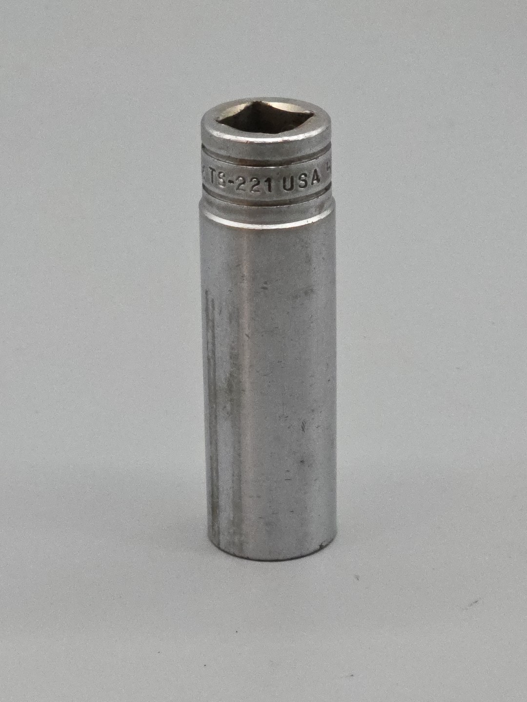 Snap-on Tools 11/16″ TS221 Deep Socket 1/2″ Drive SAE 6 Pt Chrome USA