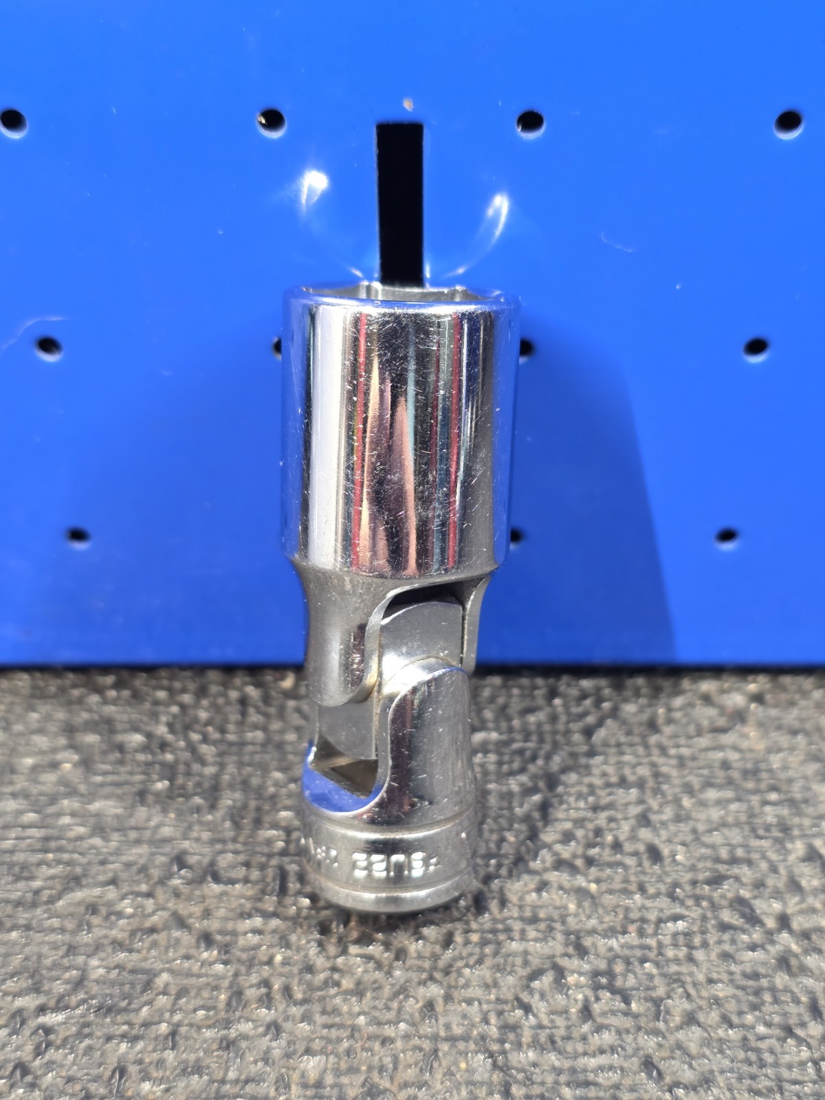 Snap-on Tools FSU22 11/16″ SAE 6-Point Deep Chrome Universal Swivel Socket USA