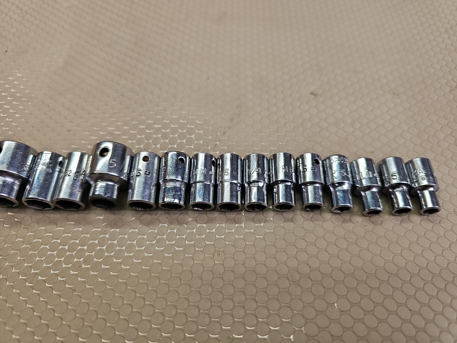 Mac Tools 24pc MD6 Mixed Socket Set 1/4″ Sae & Metric Chrome Sockets