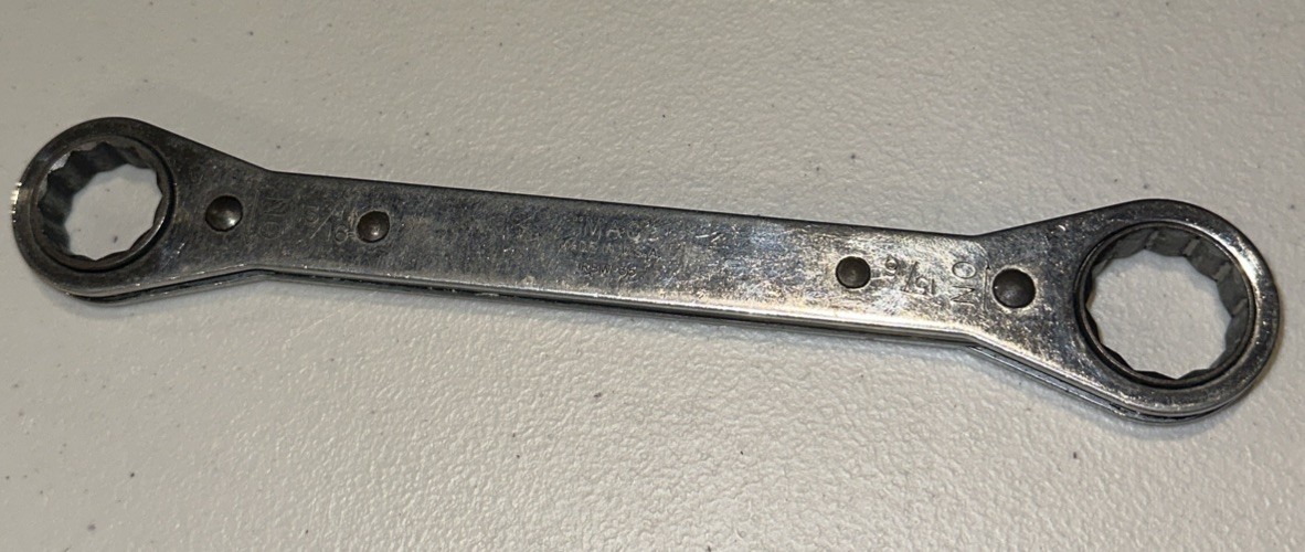 Mac Tools 13/16″ 12PT-15/16″ Spline End Chrome Ratcheting Wrench RBW-35-ES126