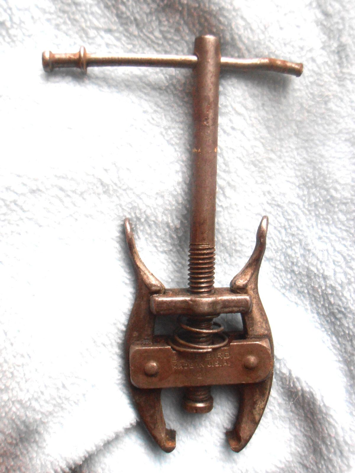 VINTAGE BLUE BIRD BATTERY CLAMP PULLER #21