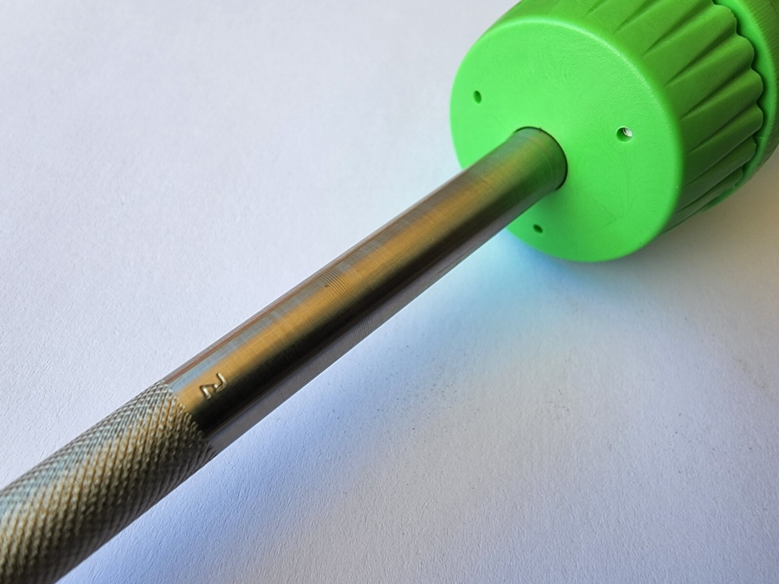 Snap-on Tools USA NEW GREEN Hard Grip 8″ Shaft Ratcheting Screwdriver SSDMR8AG