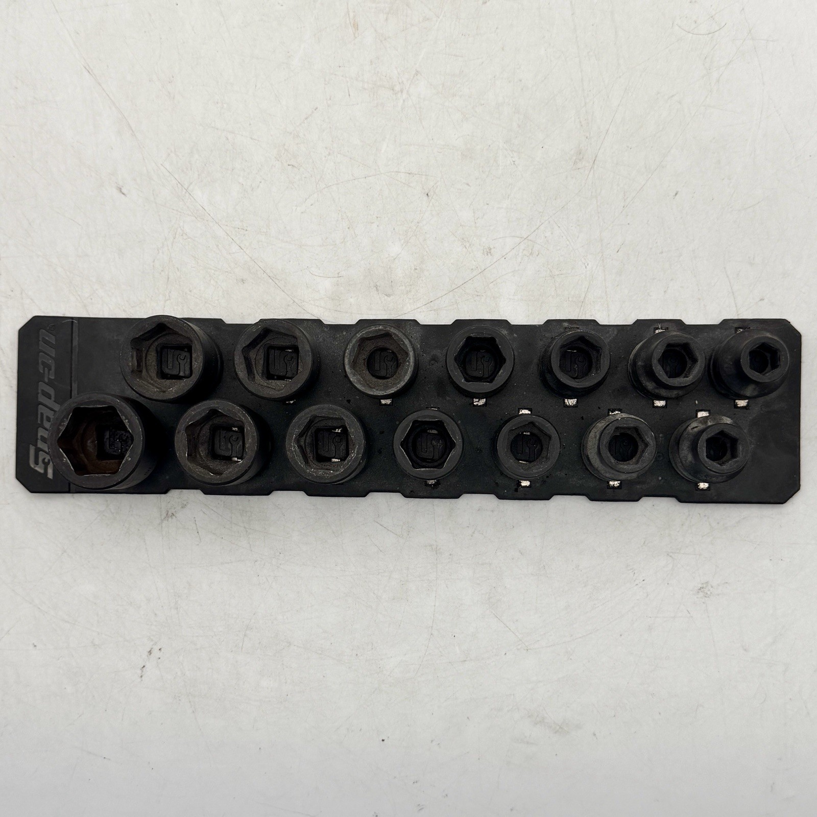 EXPERT E113490 – E113592 14-Piece 1/2″ Drive 6-Point Metric Impact Socket Set