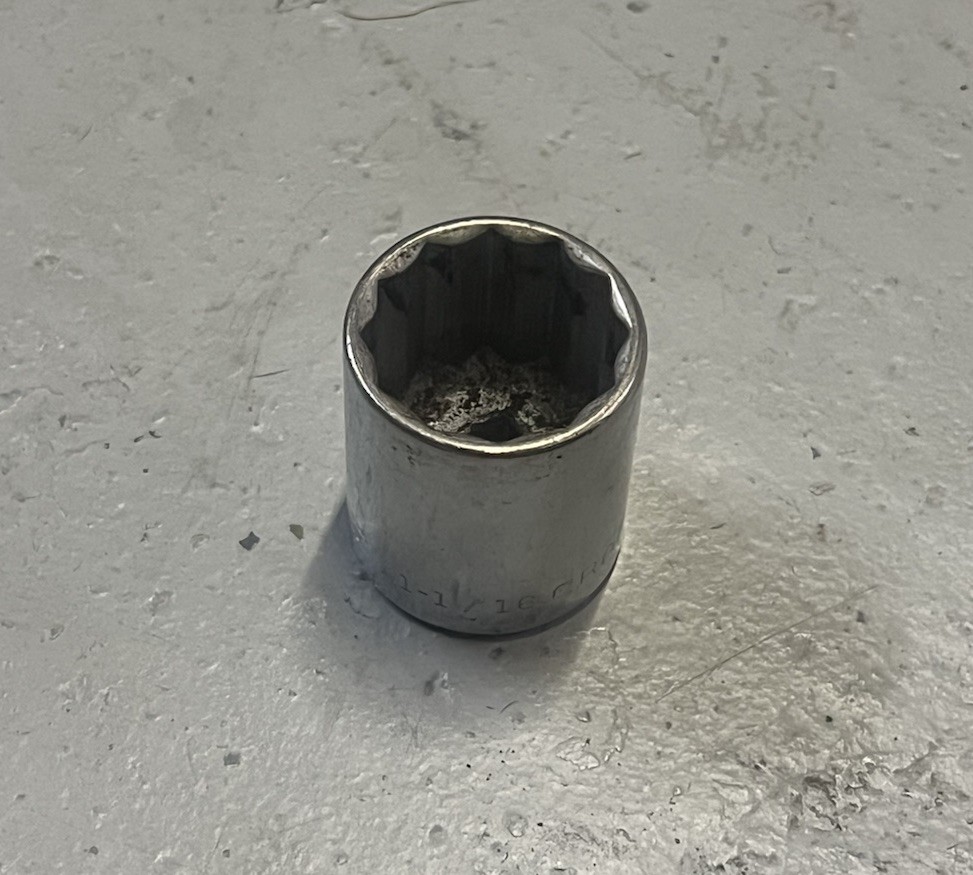 Craftsman V 47517 1-1/16″ 12 Point 1/2 Drive Shallow Socket SAE USA