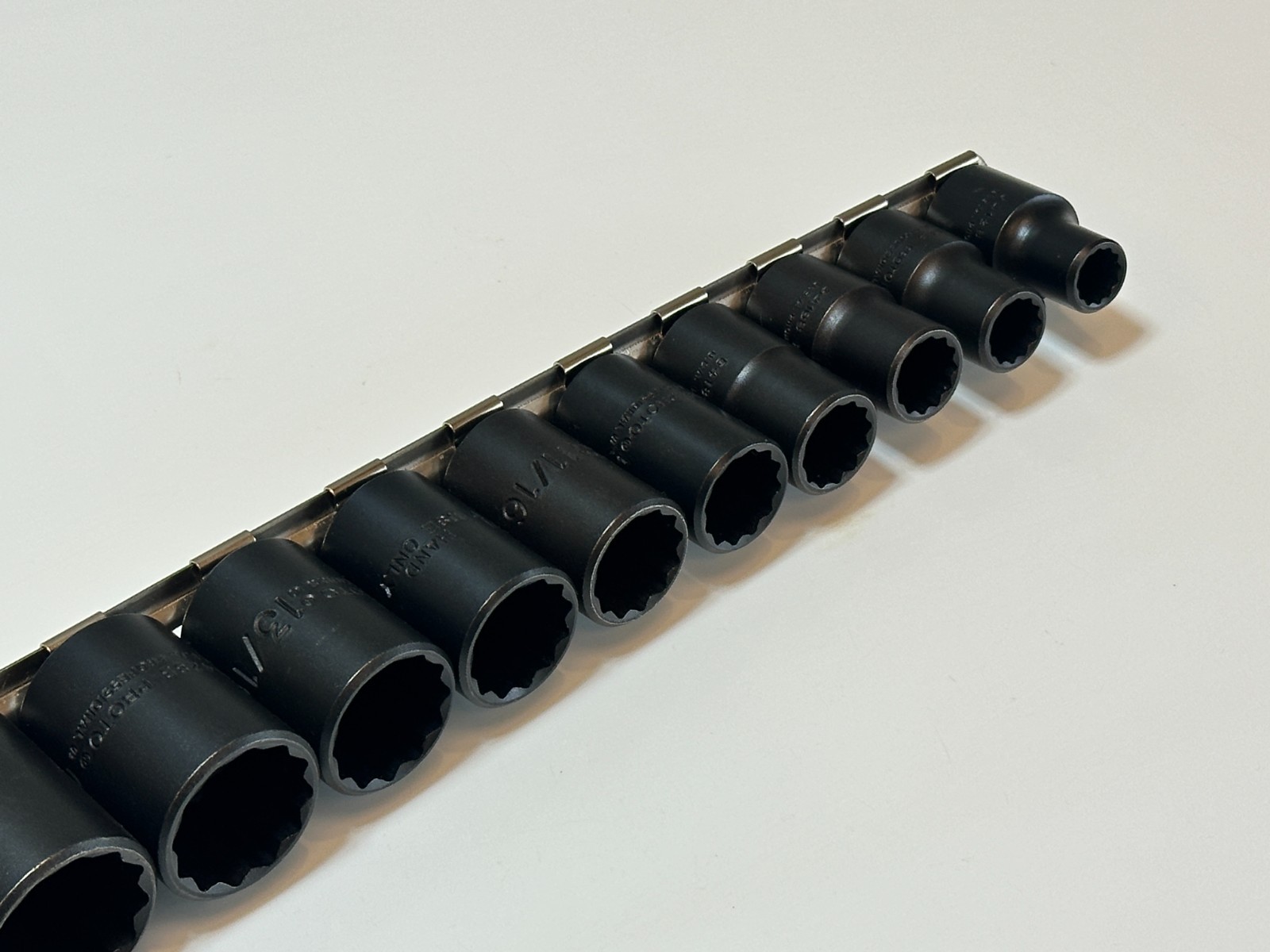 NOS Proto Tools USA J54302 15pc SAE 3/8″ to 1-1/4″ Black Socket Set – 1/2″ Drive