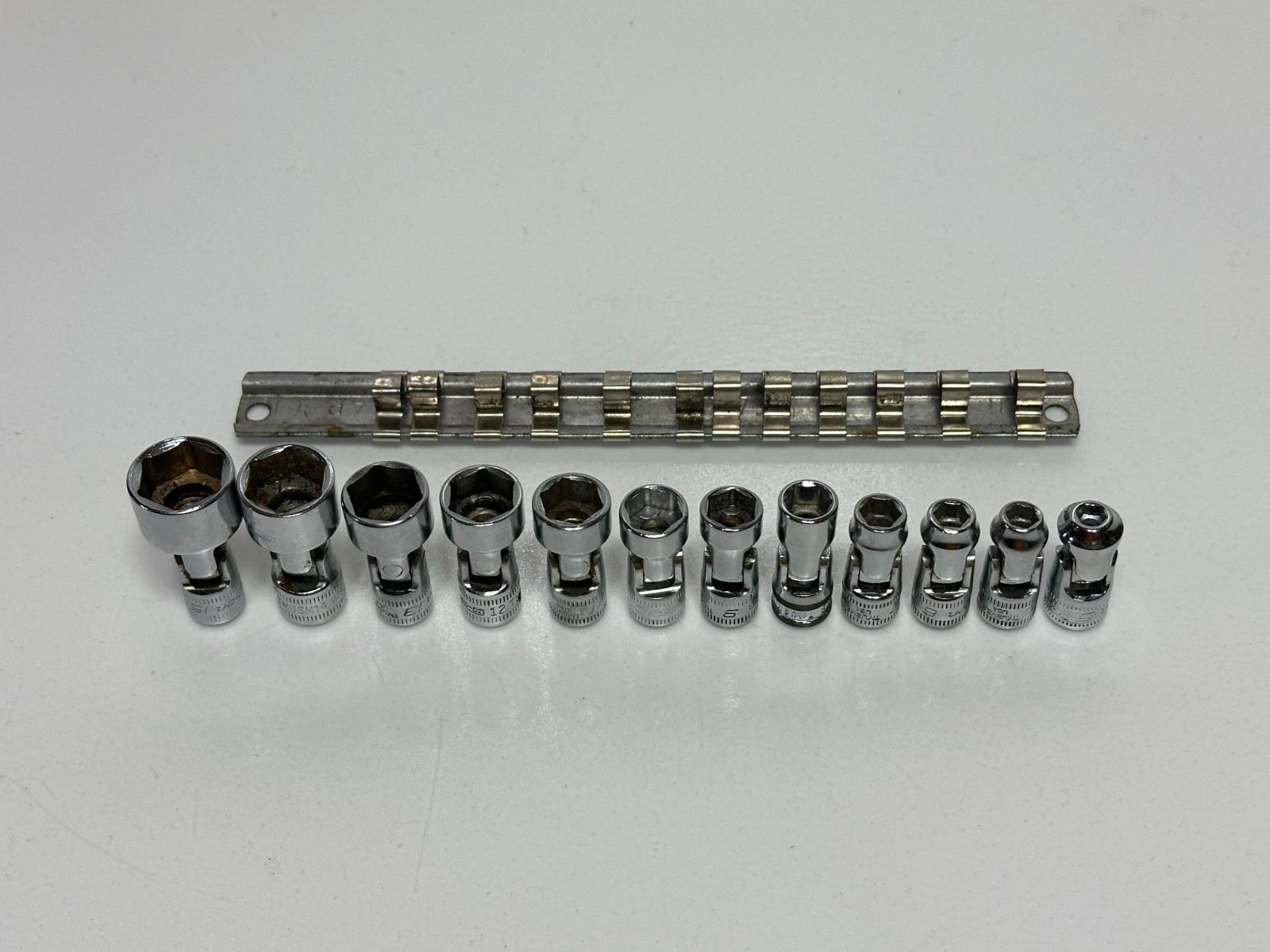 Snap On 12pc 111TMUSMA + 5mm 1/4″ Dr. Metric Universal Swivel Socket Set 5-15mm