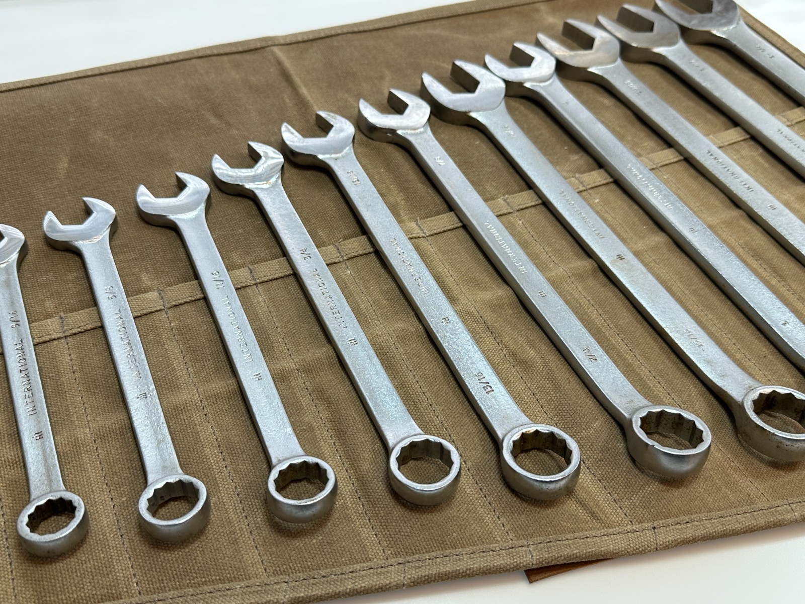 International Harvester IH USA SAE 3/8″-1-1/4″ (Complete) Combination Wrench Set