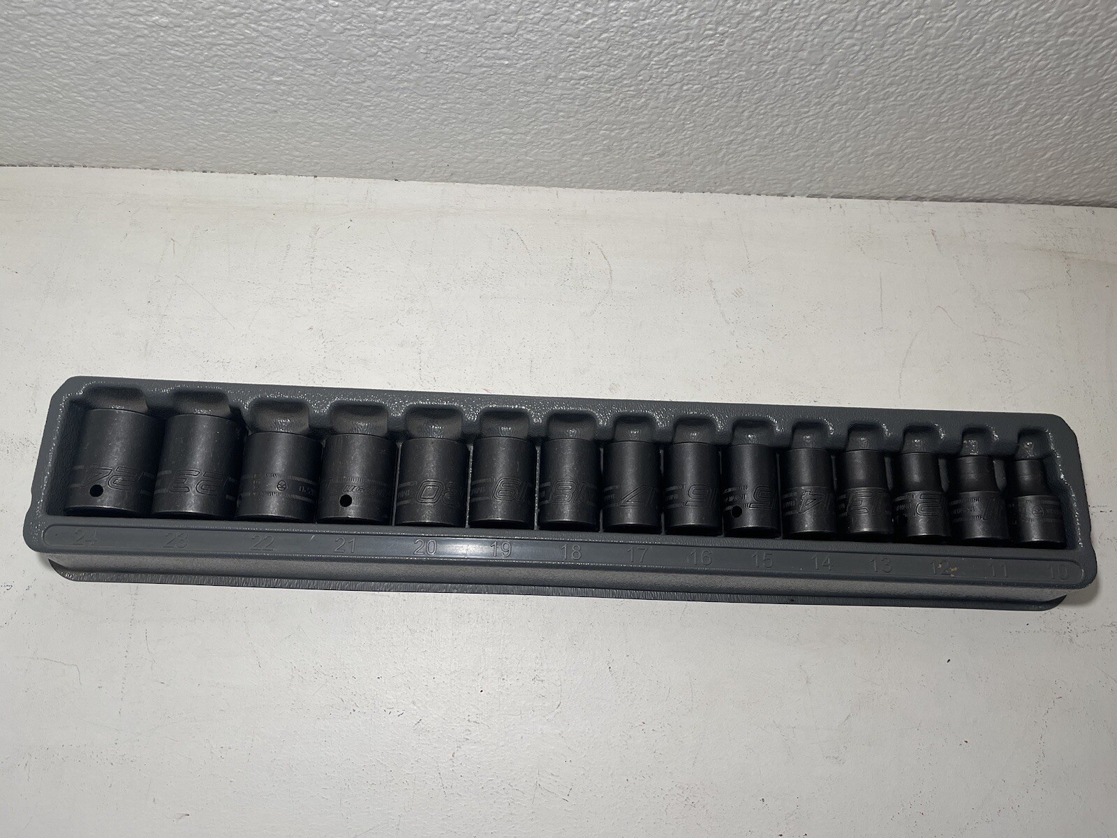 Snap on 15 Pcs 1/2 Drive Shallow Impact Socket Set, 10mm, to 24mm.