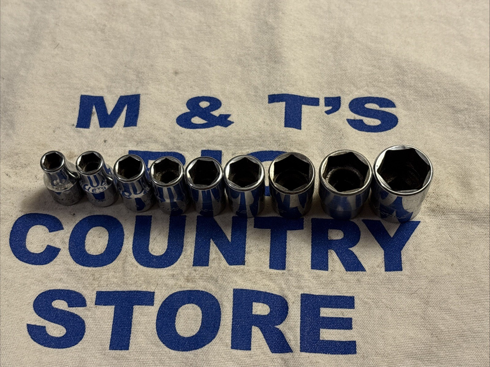 Snap-on Tools USA 1/4″ Drive 9pc SAE Shallow 6pt Chrome Socket Set 110TMY