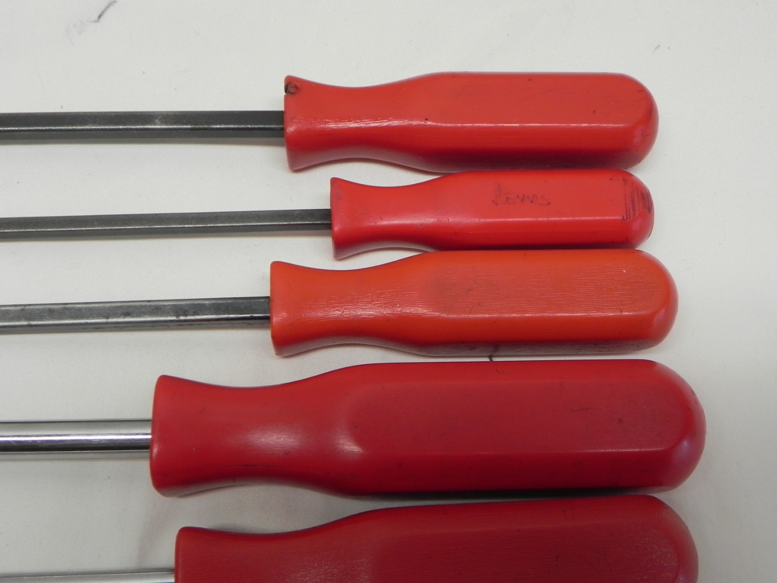 Mac Tools Vintage 15 Piece Flat Tip & Phillips Head Red Screwdriver Set