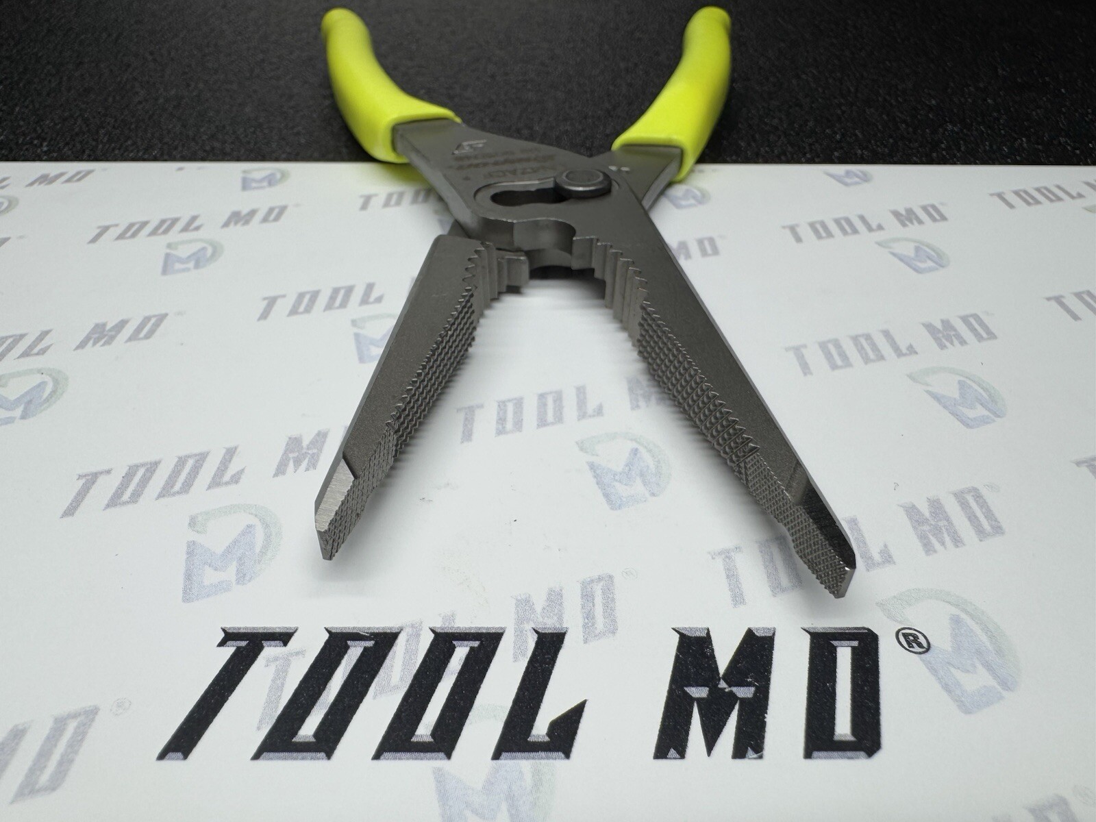 Snap-on Tools USA NEW HI-VIZ 9″ Soft Grip Long Nose Slip Joint Pliers LN47ACF