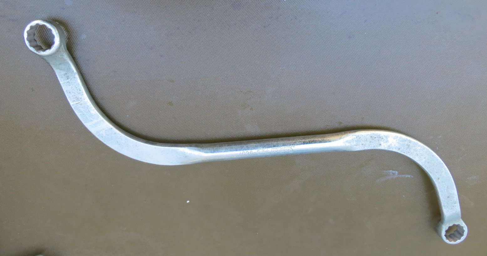 Snap-On Tools S9607 9/16″ 12-Point GM Door Hinge Curved S-Wrench USA