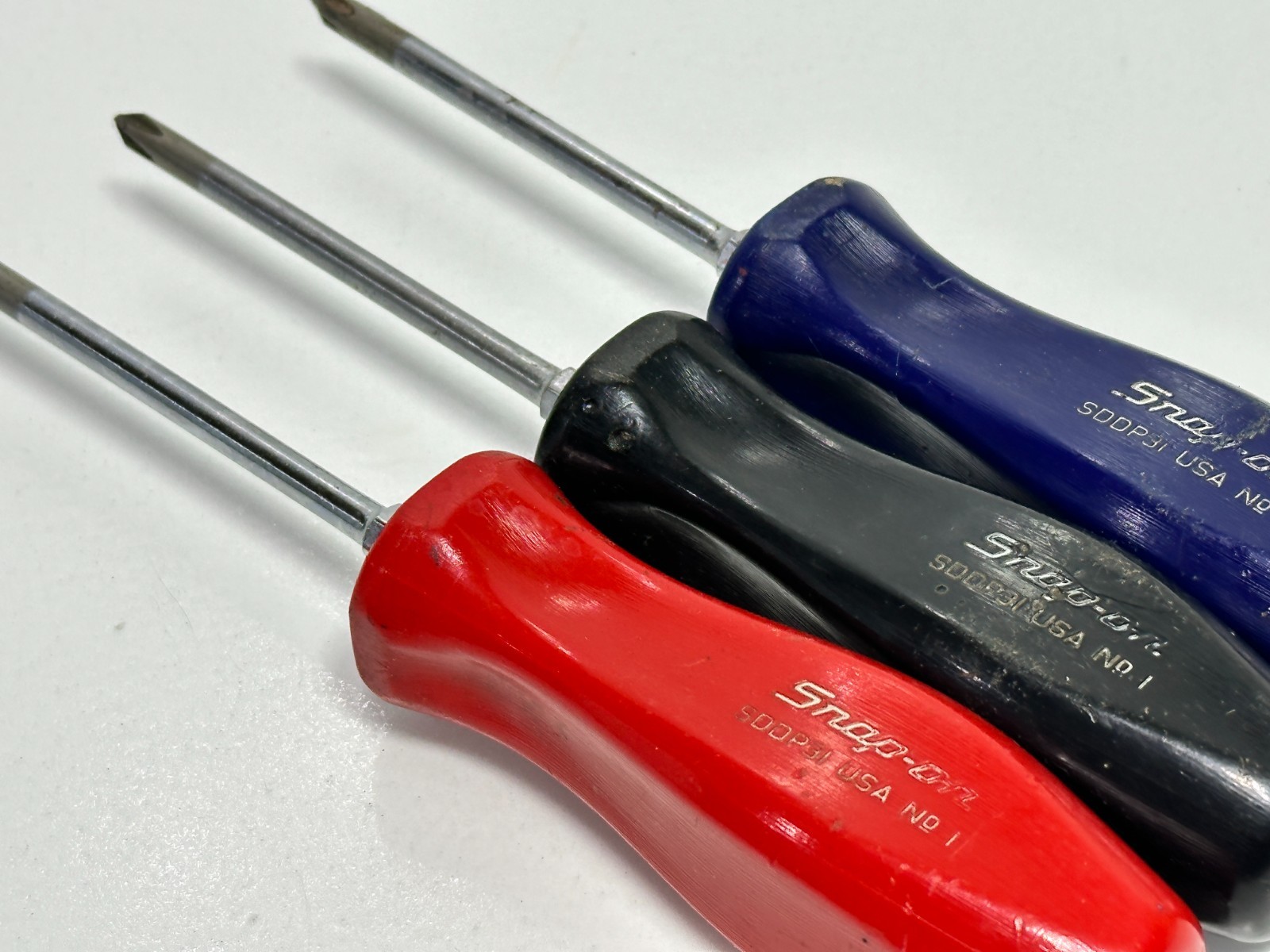 Snap-on Tools USA 3pc SDDP31 No. 1 Philips Screwdriver Lot Set, Blue, Black, Red