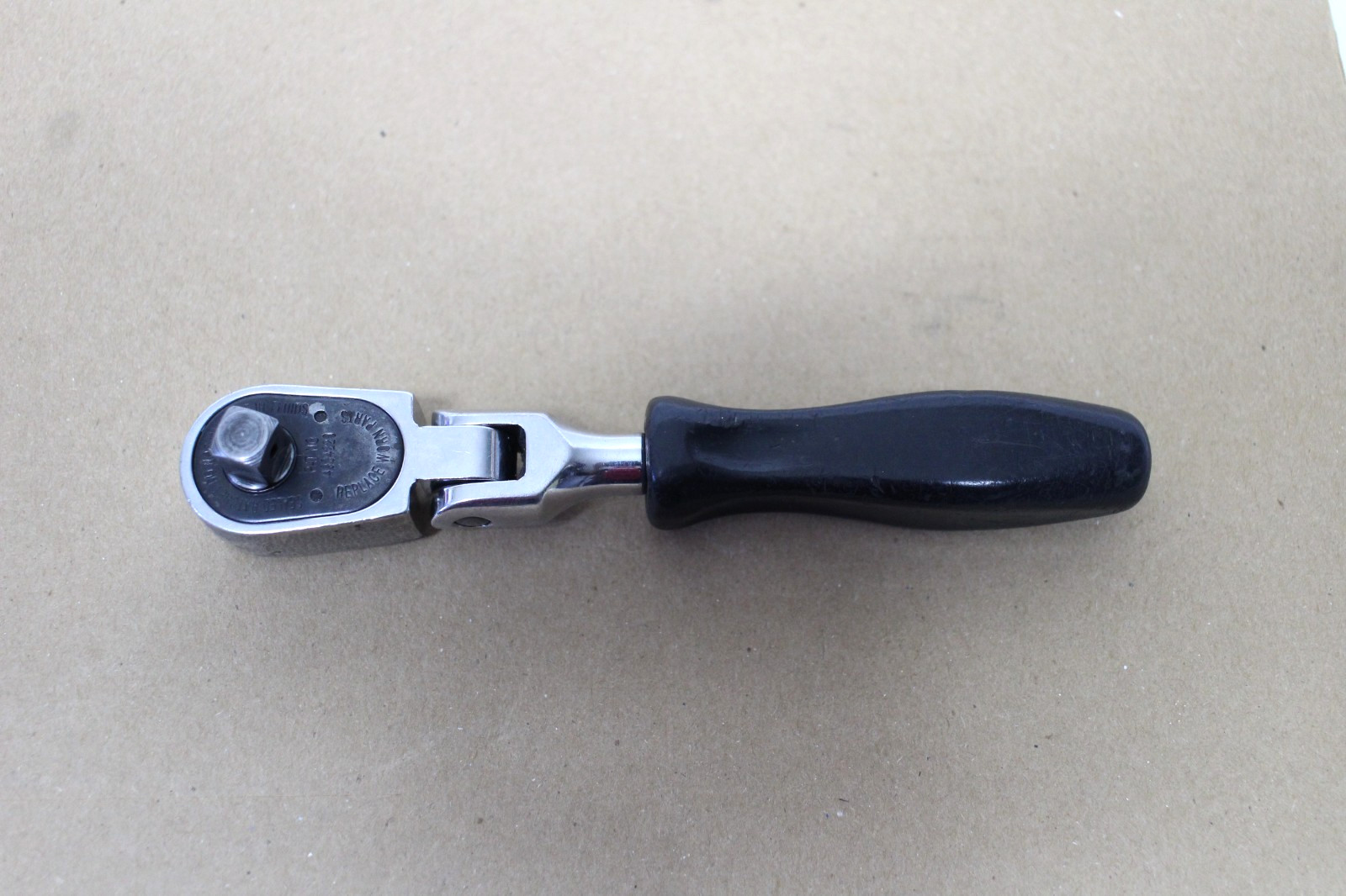 SNAP-ON MODEL FK835 (3/8″ DRIVE) FLEX-HEAD RATCHET BLACK HARD HANDLE