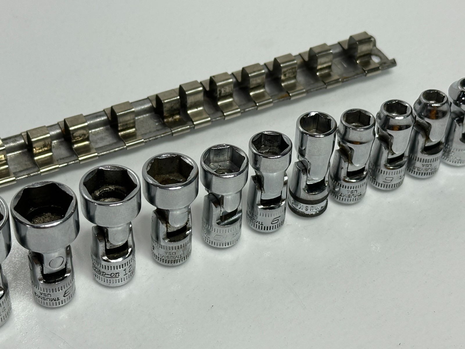 Snap On 12pc 111TMUSMA + 5mm 1/4″ Dr. Metric Universal Swivel Socket Set 5-15mm