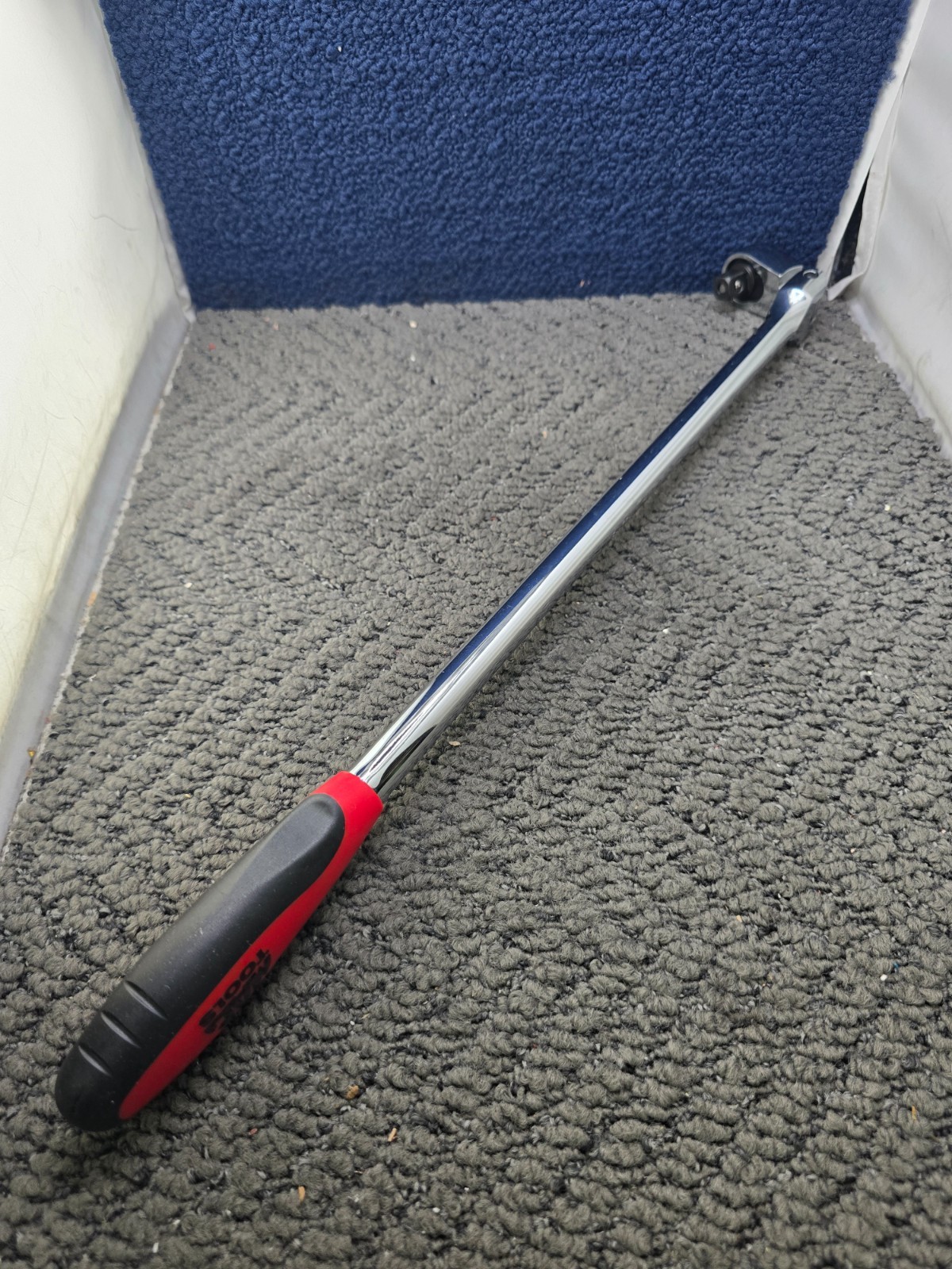 Mac Tools VR22FPB 180° 1/2″ Drive Pear-Head Flex Ratchet 22″ OAL Comfort-Grip