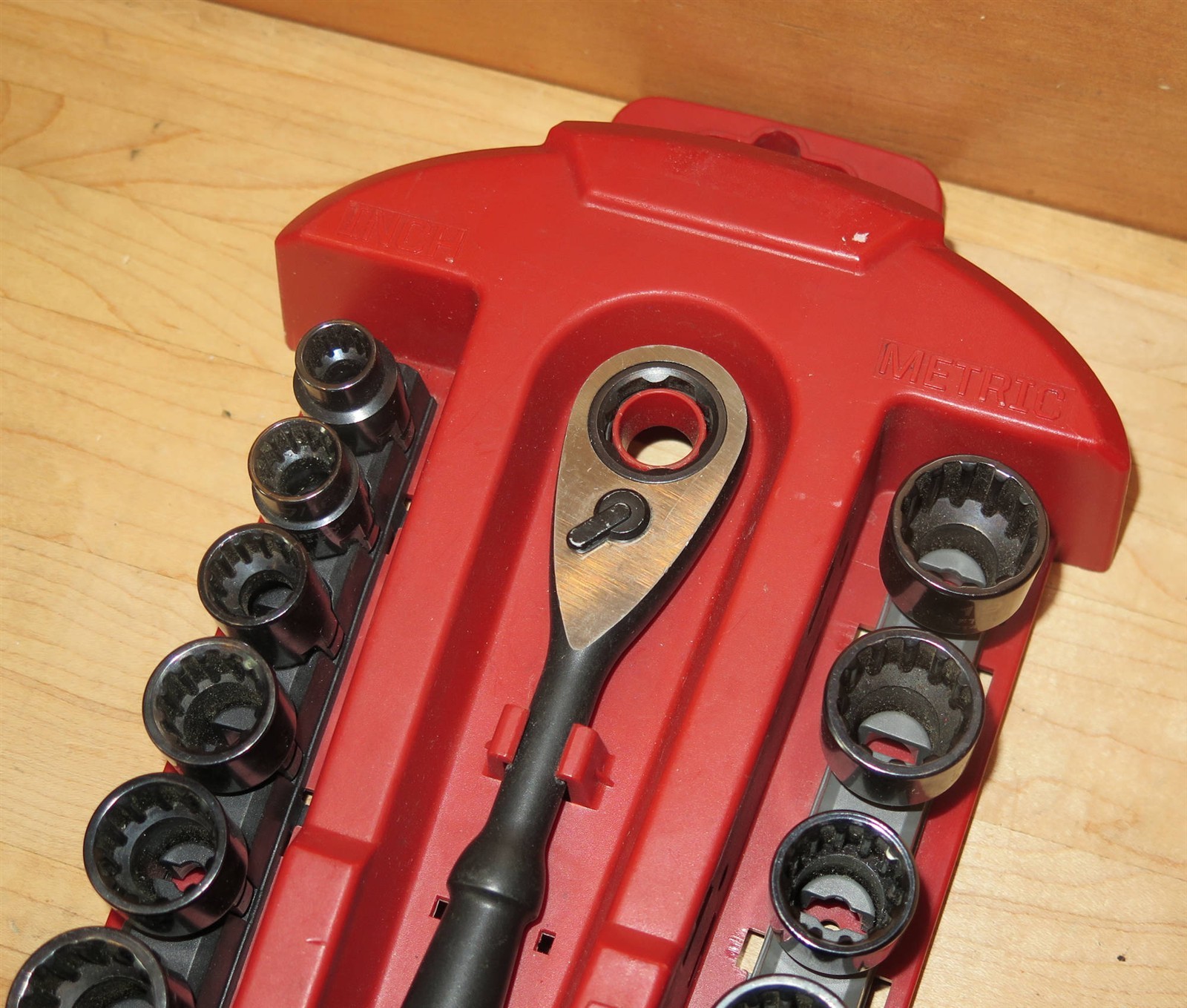Craftsman 31088 19 Piece SAE / METRIC Universal Max Axess Pass Thru Socket Set