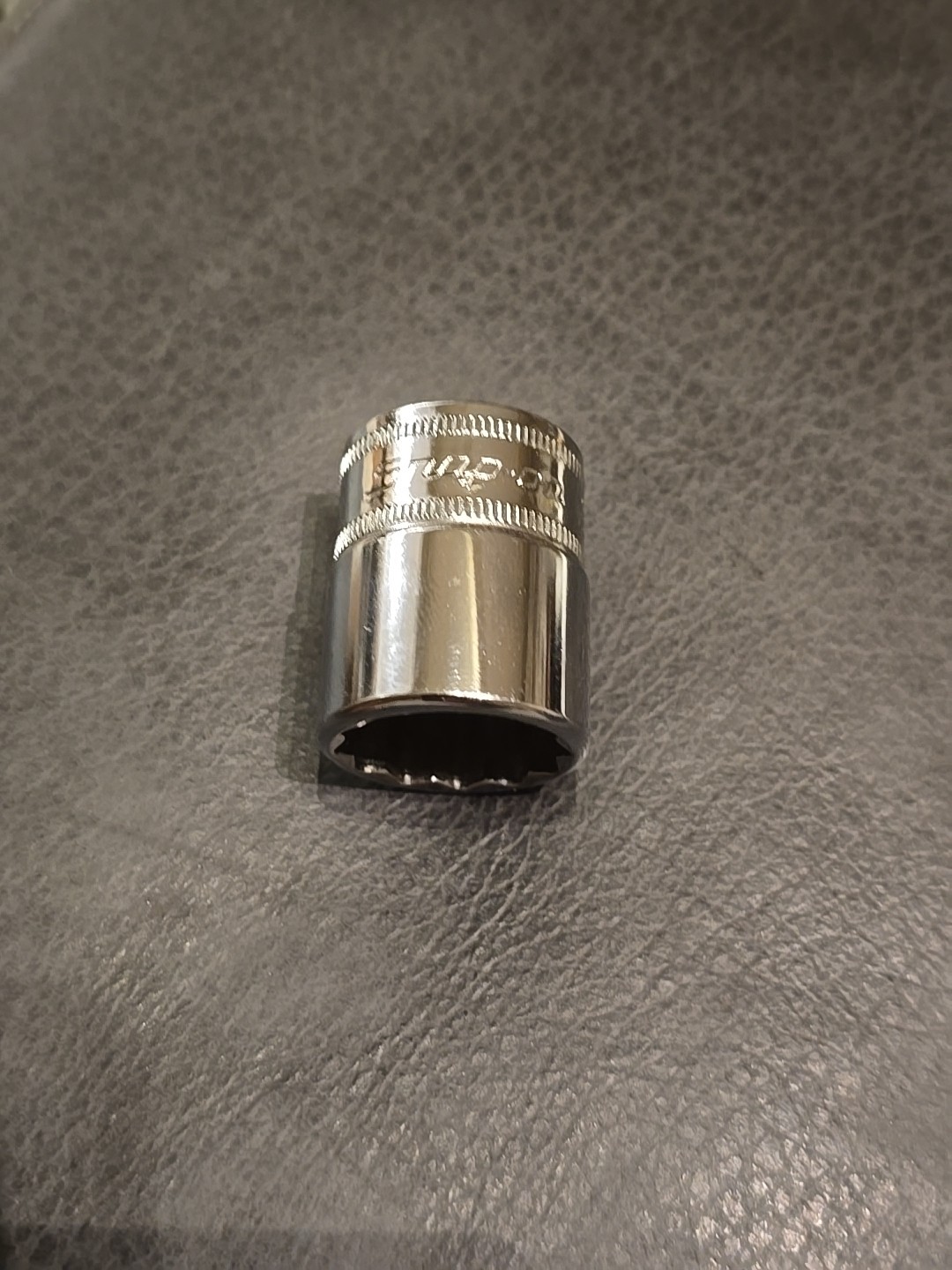 Snap-on Tools USA NEW 3/8″ Drive 12-POINT Metric 18mm Shallow Chrome Socket FM18