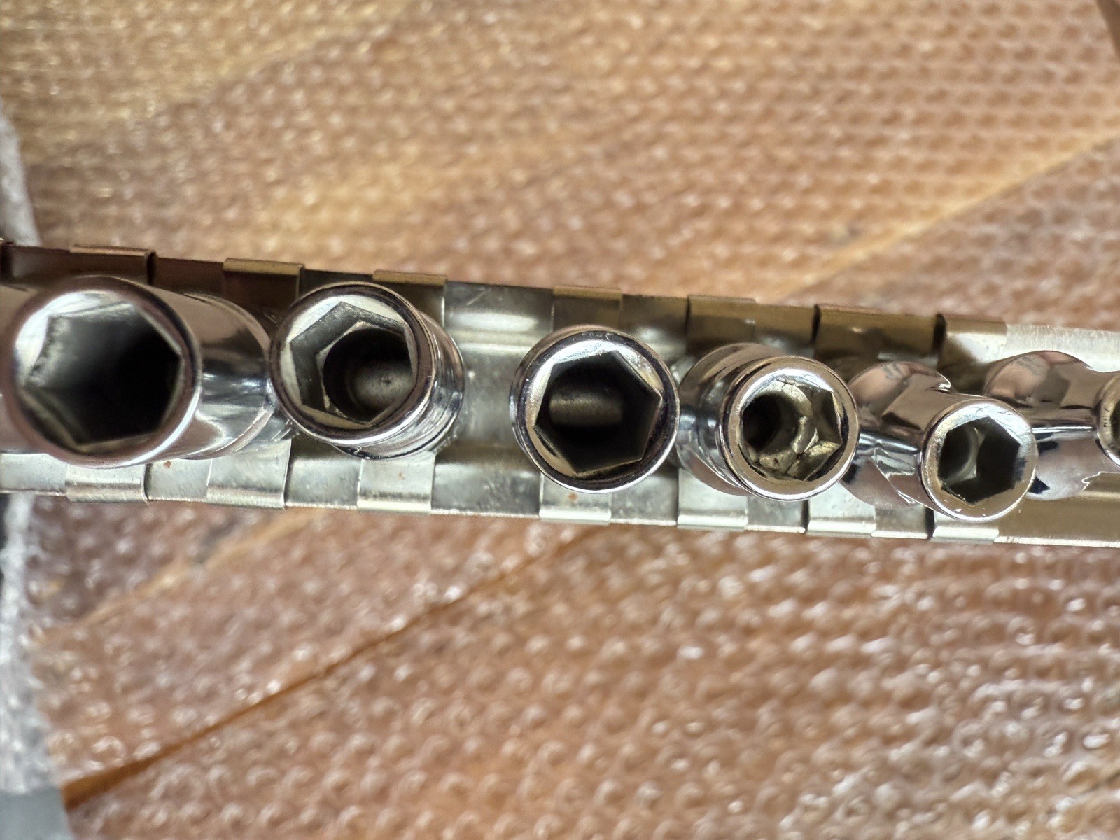 Craftsman G Series 1/4” Drive 6pt SAE 5/32” – 1/2” Socket Set w/ Craftsman Rail