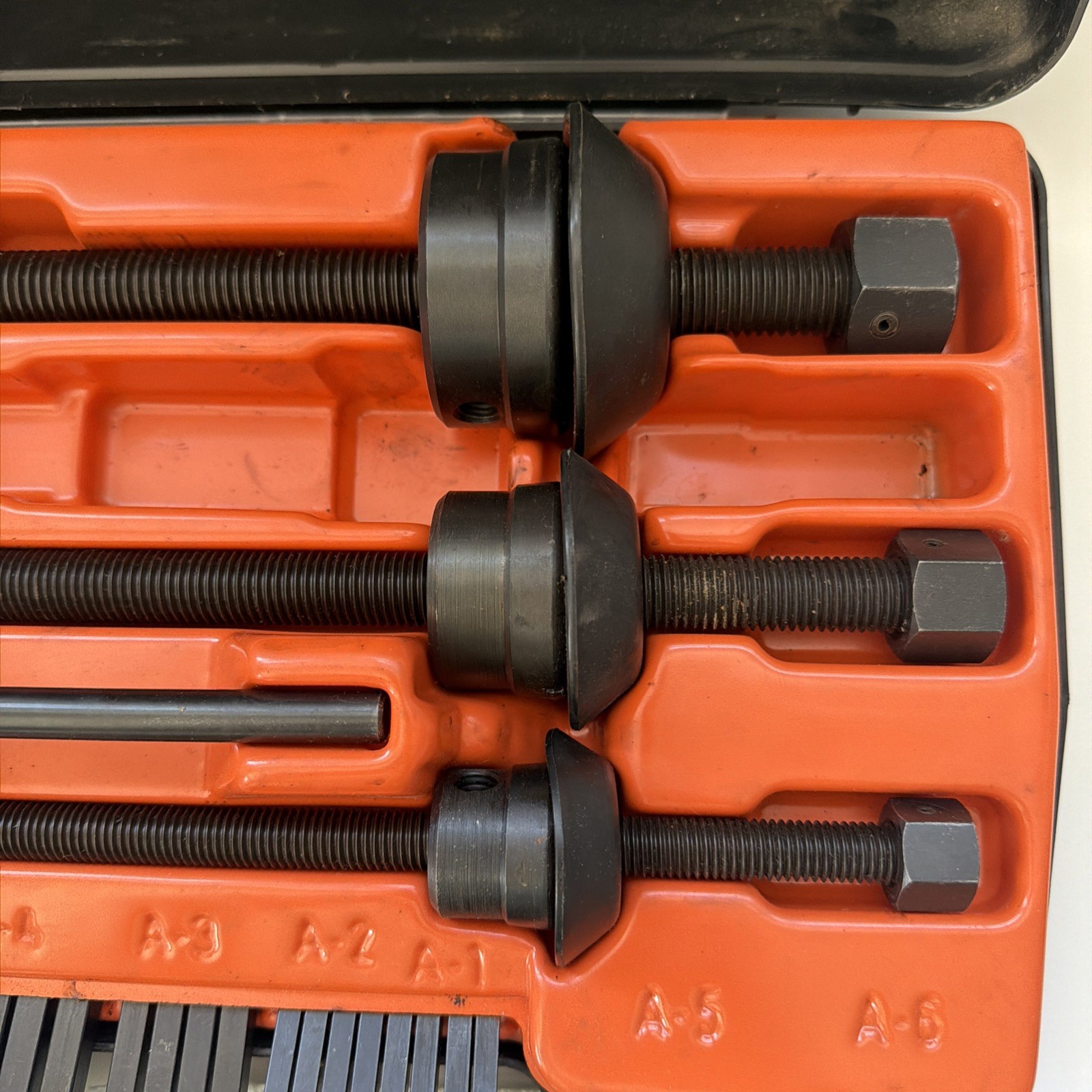 SKF TMBP7 Bearing Puller Kit Dismounting Bearings From Housing 32 Piece Tool Set