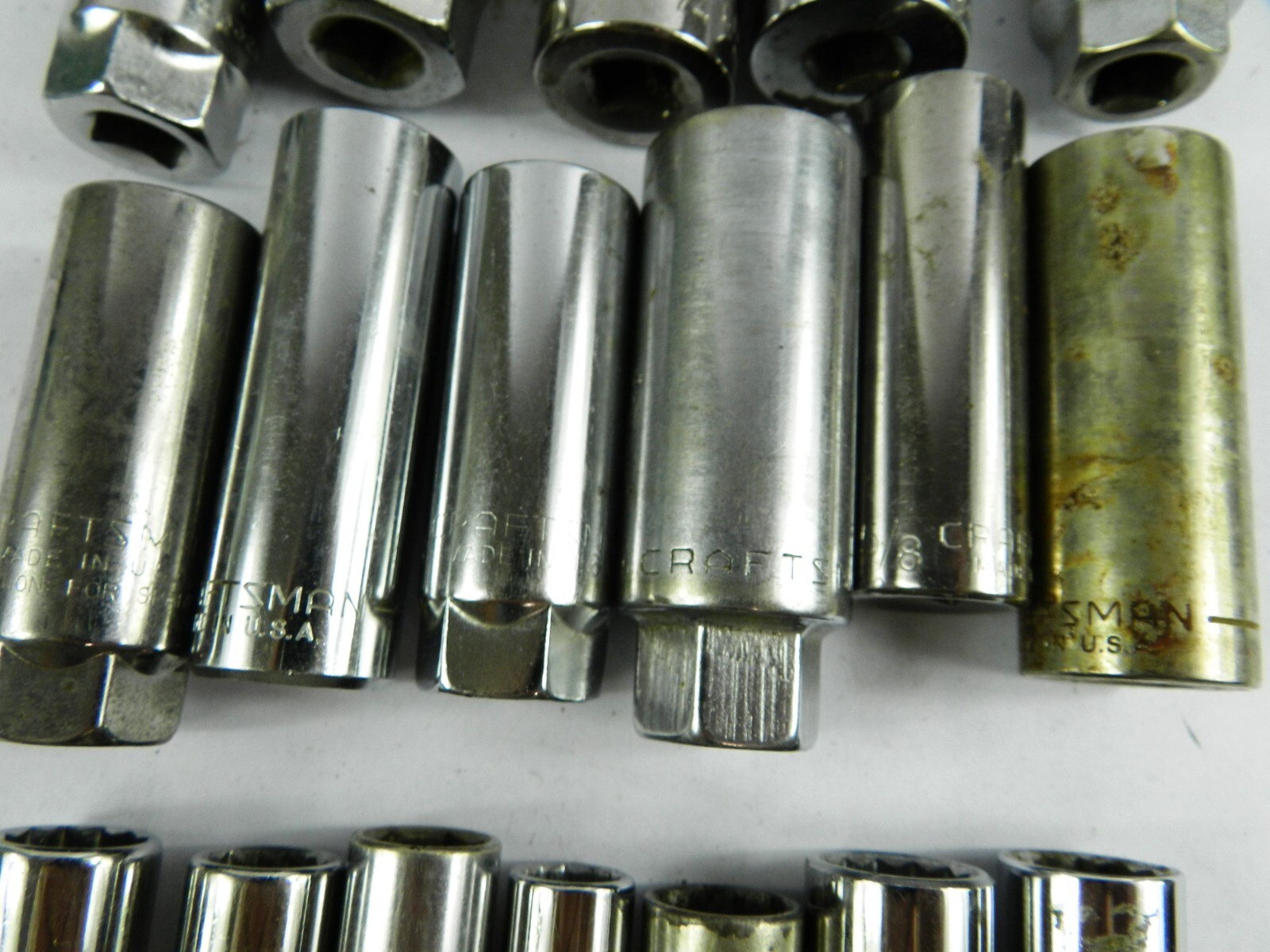 Lot (18) CRAFTSMAN 3/8 in Drive 13/16 – 3/8 in Standard Deep Well Sockets C323