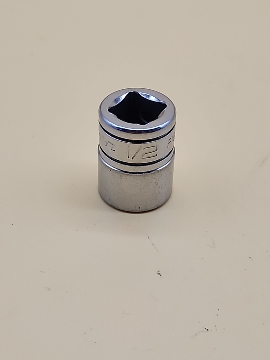 Snap-on Tools F161 1/2″ SAE Flank Drive Shallow Socket 3/8″ Dr 12 Pt USA