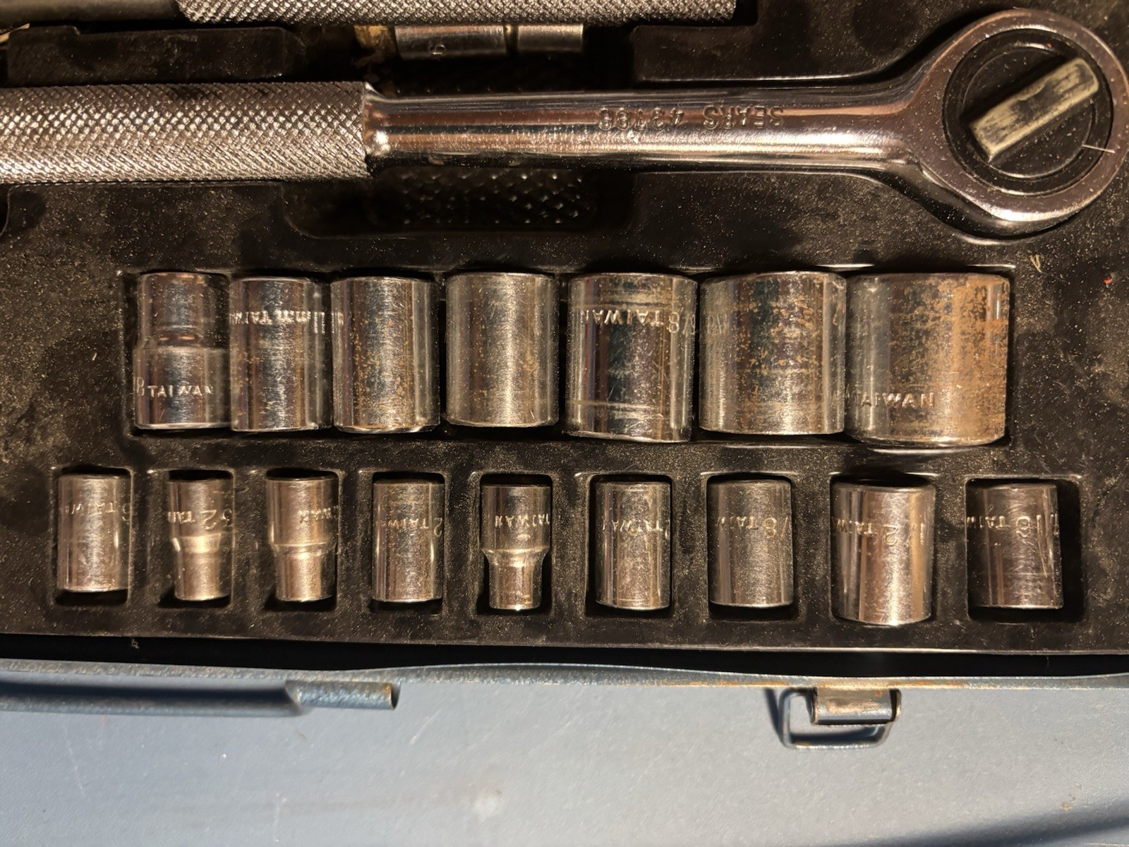 Royal Tools 52 Pc Comb. Ratchet/Socket Set 1/2”-3/8”-1/4” Drives W/2 ratchets