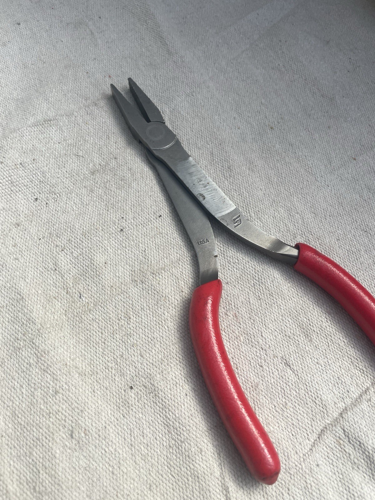 Snap On 61CF Duck Bill Pliers Red Soft Grip Handles