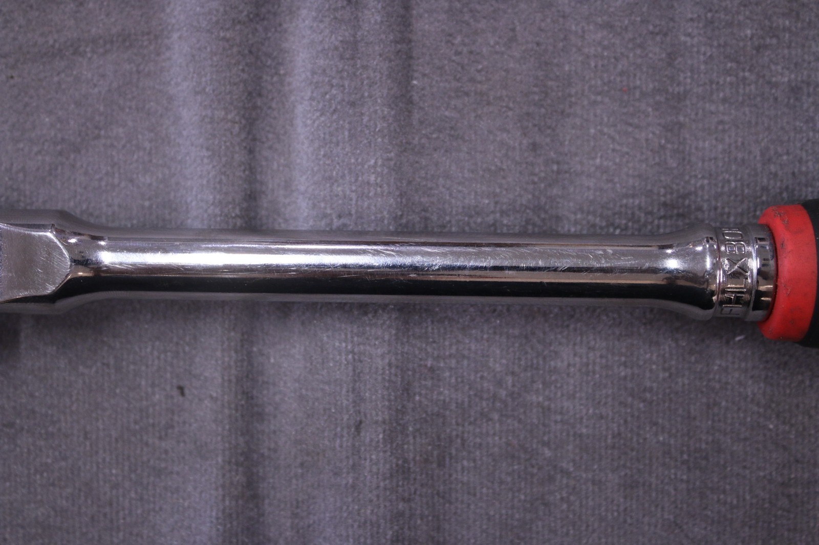 Snap-On FHLX80B 3/8″ Drive Red Soft Grip Long Handle Locking Flex-Head Ratchet