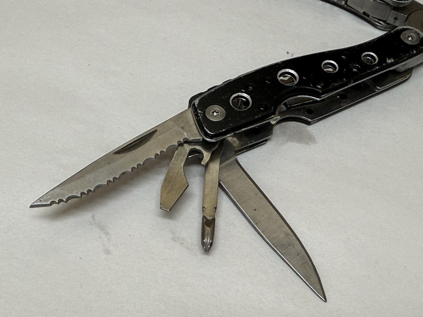 Snap-On Needle Nose Pliers Black Multi Tool Knife