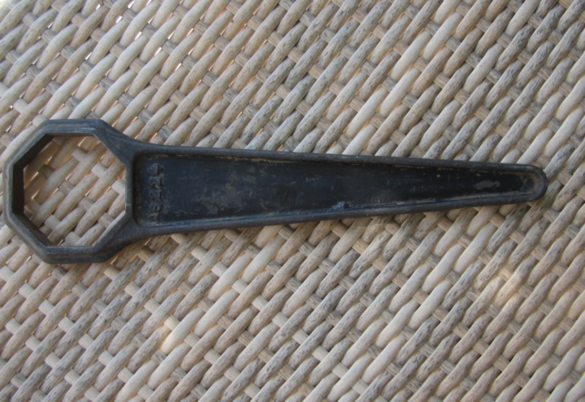 Houk Wire Wheel Wrench 6224 Buffalo 2-3/4 Inches