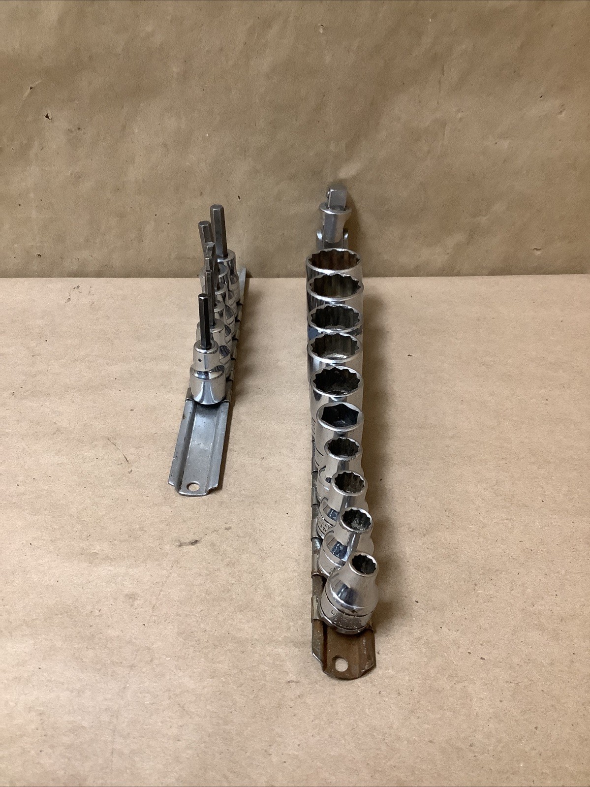 Snap On FL860 17pc 1/4”-7/8” & 5/32”-1/4” 3/8” Drive 12PT Socket Set -Silver