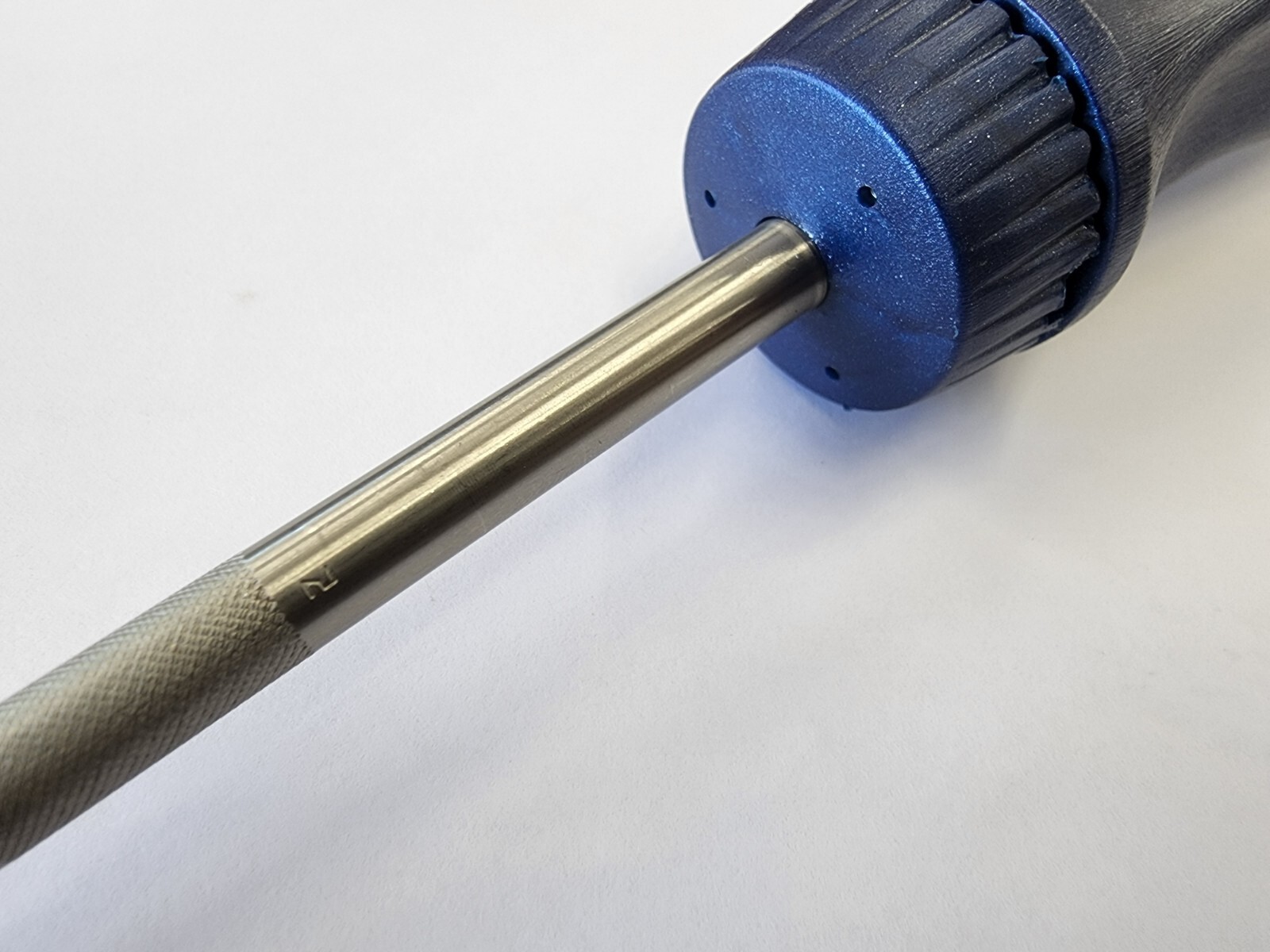 Snap-on Tools NEW POWER BLUE Hard Grip 8″ Shaft Ratcheting Screwdriver SSDMR8AMB