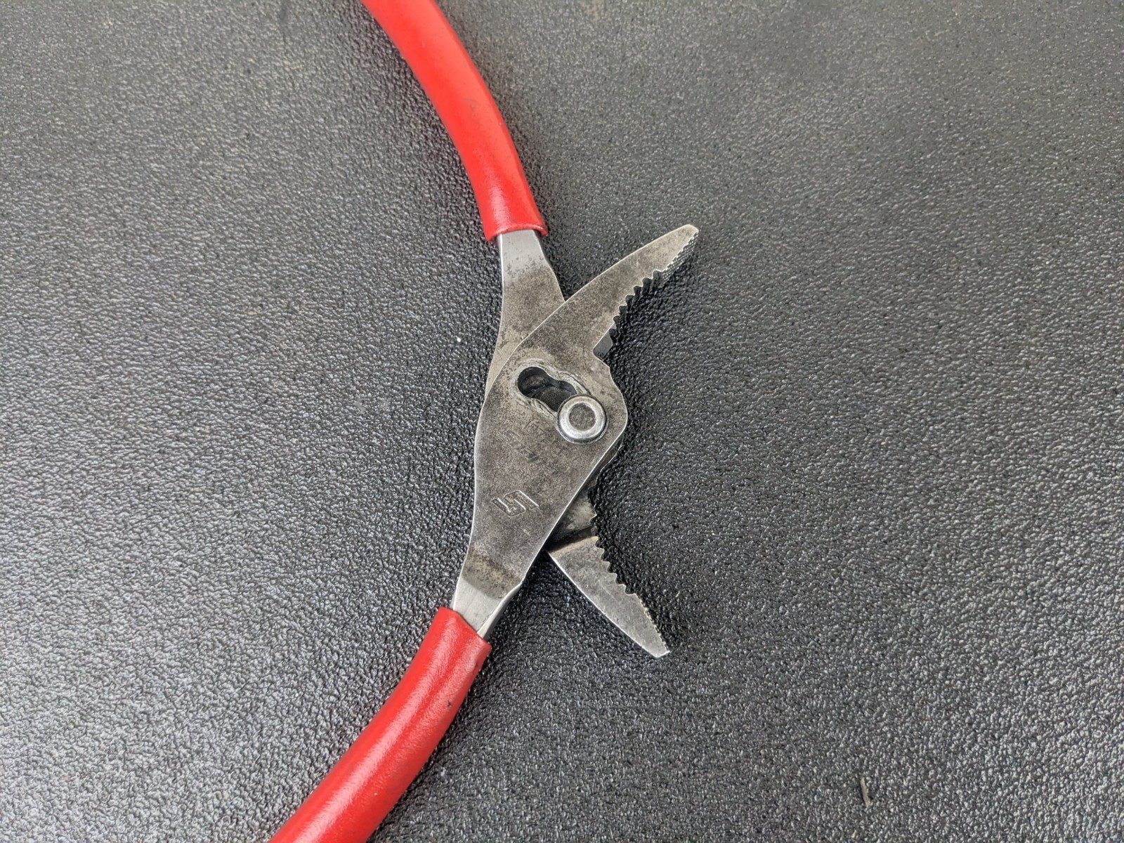 #bl082 Snap on 137ACF RED Handled Slip Joint 8” Pliers