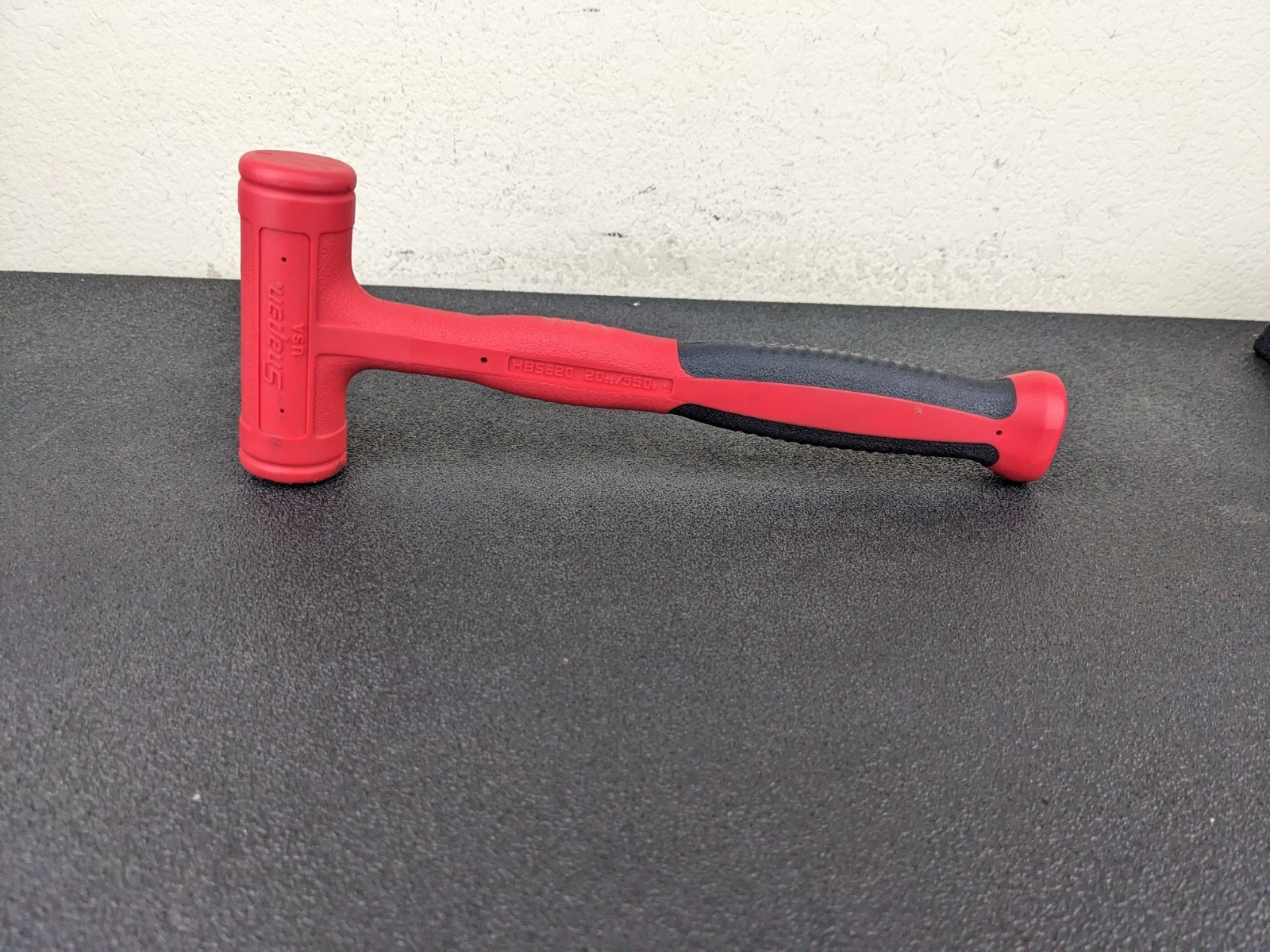 #bo729 Snap-on HBSE20 20oz/550g 11″ RED Handle Soft Grip Dead Blow Hammer USA