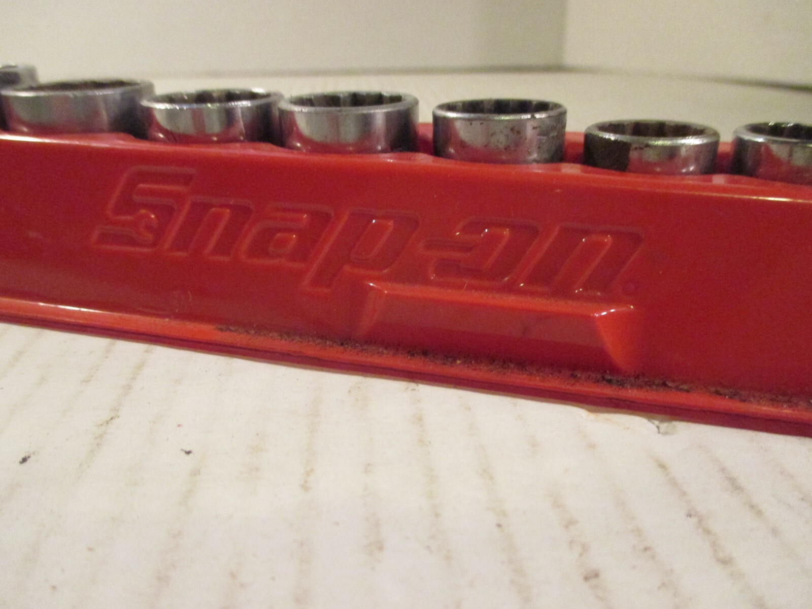 Snap on 11 piece (3/8 drive, 12 pt, 5/16 – 7/8, ) sae socket set magnet holder