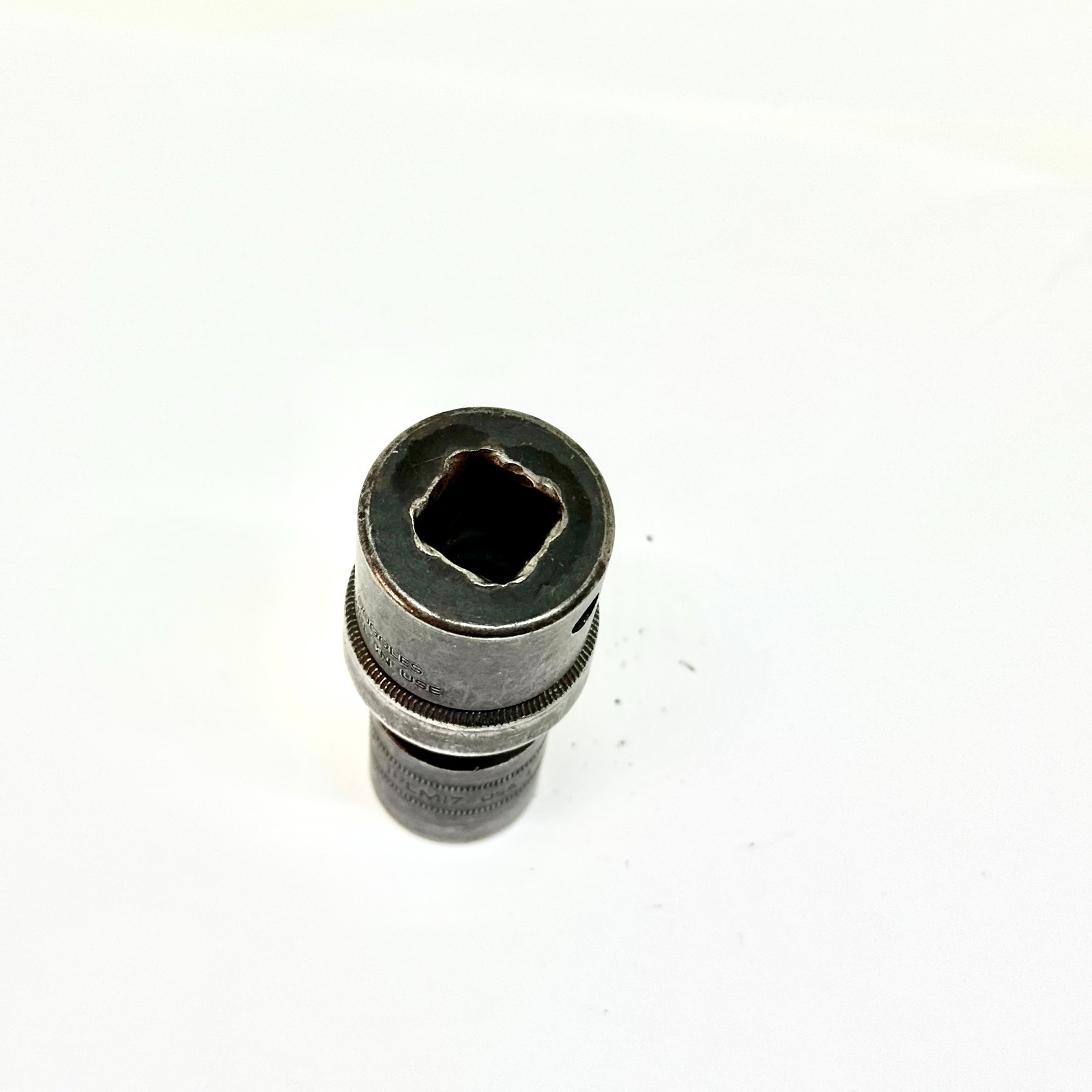 Snap-on IPLM17C 17mm 1/2″ Drive 6-Point Swivel Impact Socket – Low Profile USA