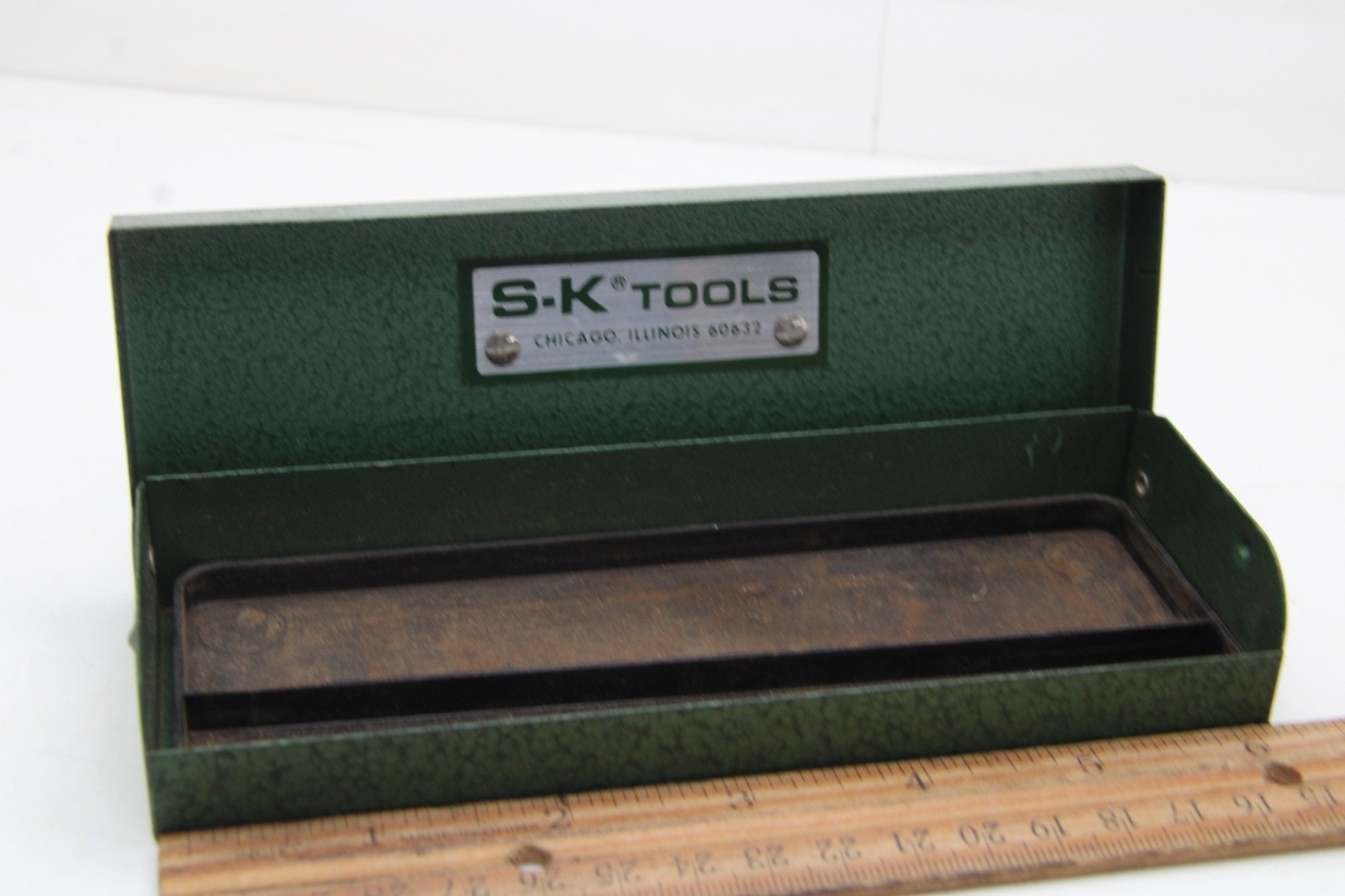 SK Tools 6-1/2″ x 2-1/4″ Green Metal Socket Set Tool Box w/Tray USA NO TOOLS