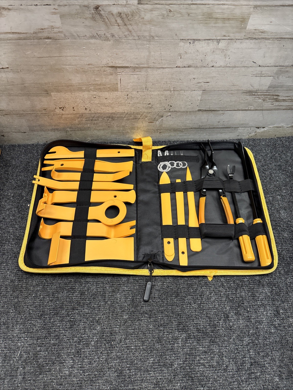 GOOACC 19Pcs Trim Removal Tool Set Panel Fastener Clips Removal Yellow