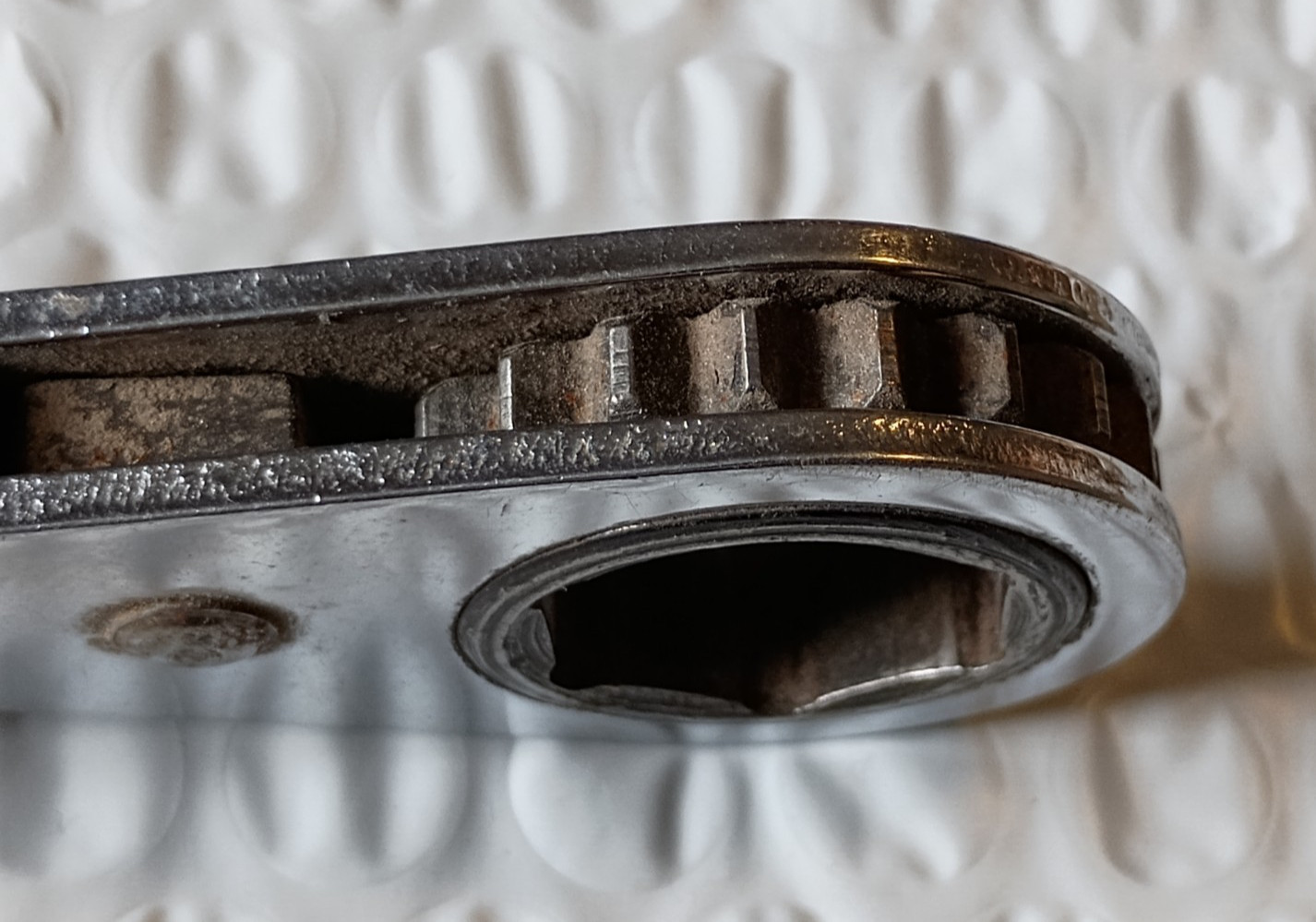 SNAP-ON R2022S, 5/8″ X 11/16″ DBL. RATCHETING BOX WRENCH, 6PT. 7.75″ LONG, 6PT.