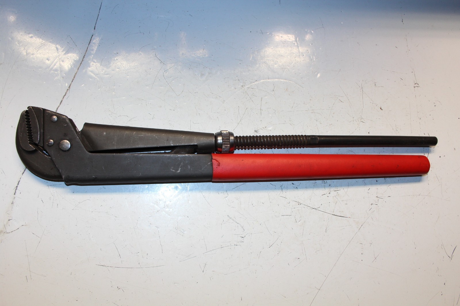 SNAP-ON TOOLS 21-1/2″ Pliers Wrench (Red) PWZ3