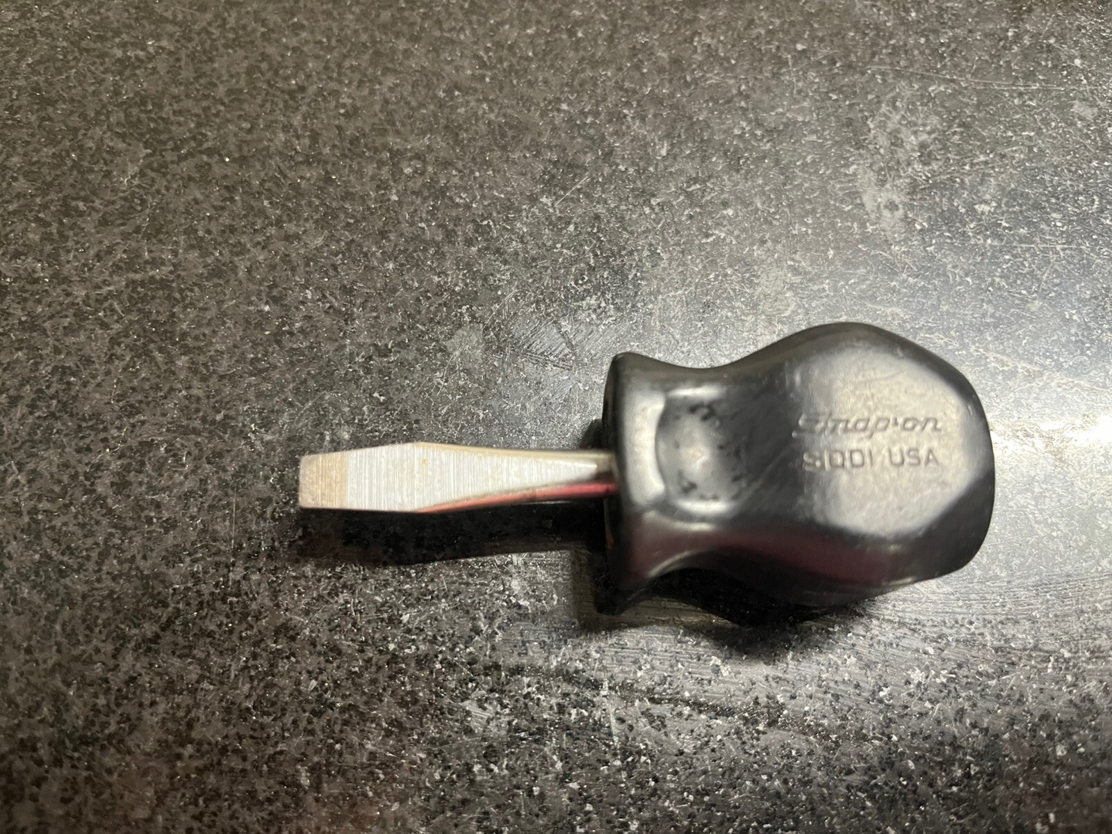 Snap On Flat Tip Instinct Hard Grip Standard Screwdriver SDD1