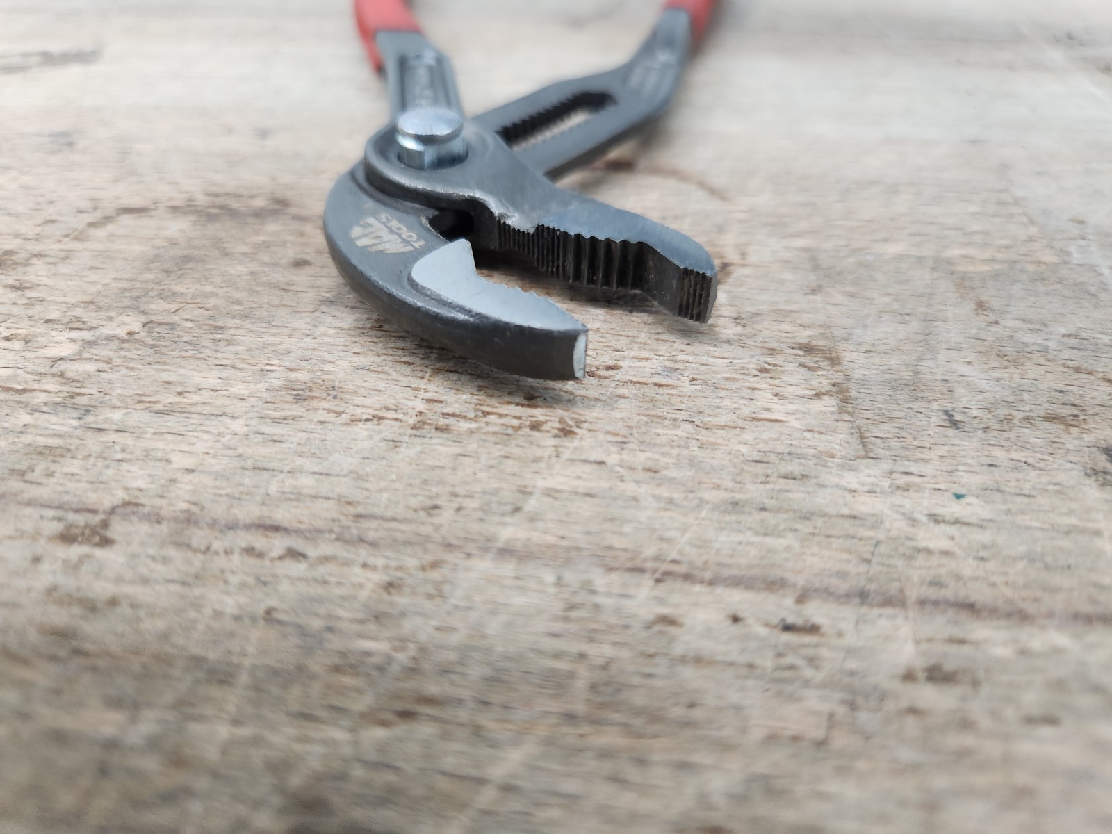 Mac Tools Self-Gripping Cobra Pliers 7″ Knipex P7C