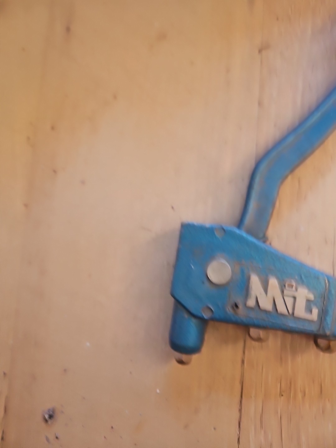 MIT Michigan Industrial Tools Rivet Gun – Riveter Pre-owned Owned