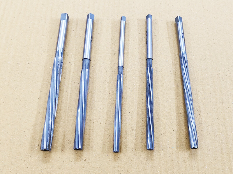 HSS Valve Stem Guide Reamers Set of 5 Pcs 1/4″ 9/32″ 5/16″ 11/32″ 3/8″