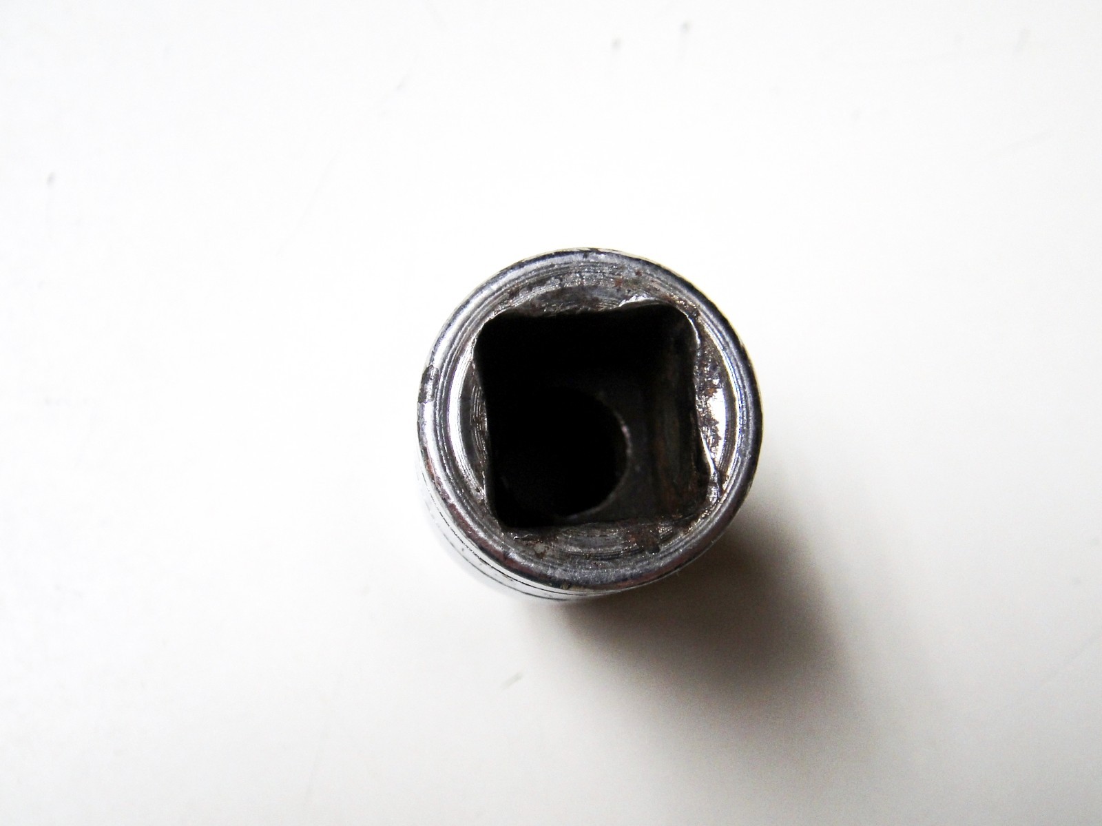 VINTAGE SNAP ON 1/2″ DRIVE SHOCK ABSORBER SOCKET A136