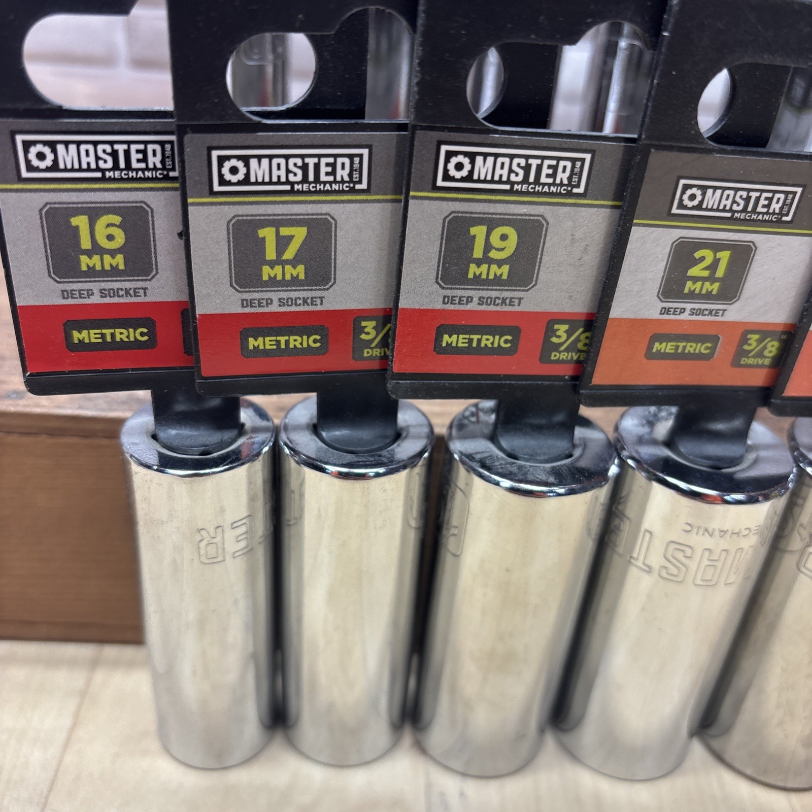 10- Master Mechanic Deep Metric Sockets 10 11 12 14 15 16 17 19 21 22, 3/8 & 1/2