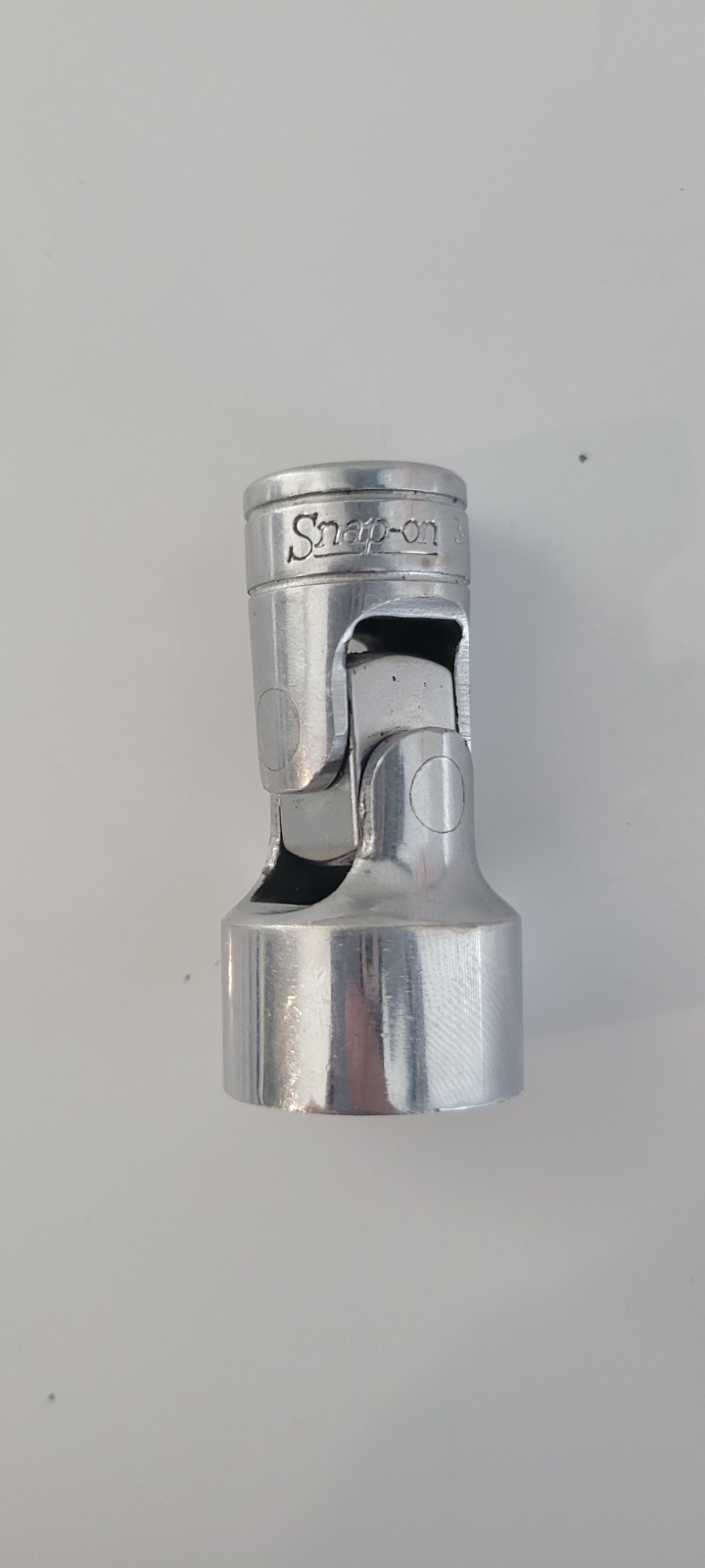 Snap-on Tools FS24 – 3/8″ Drive SAE 3/4″ 6 Pt. Universal Swivel Socket USA